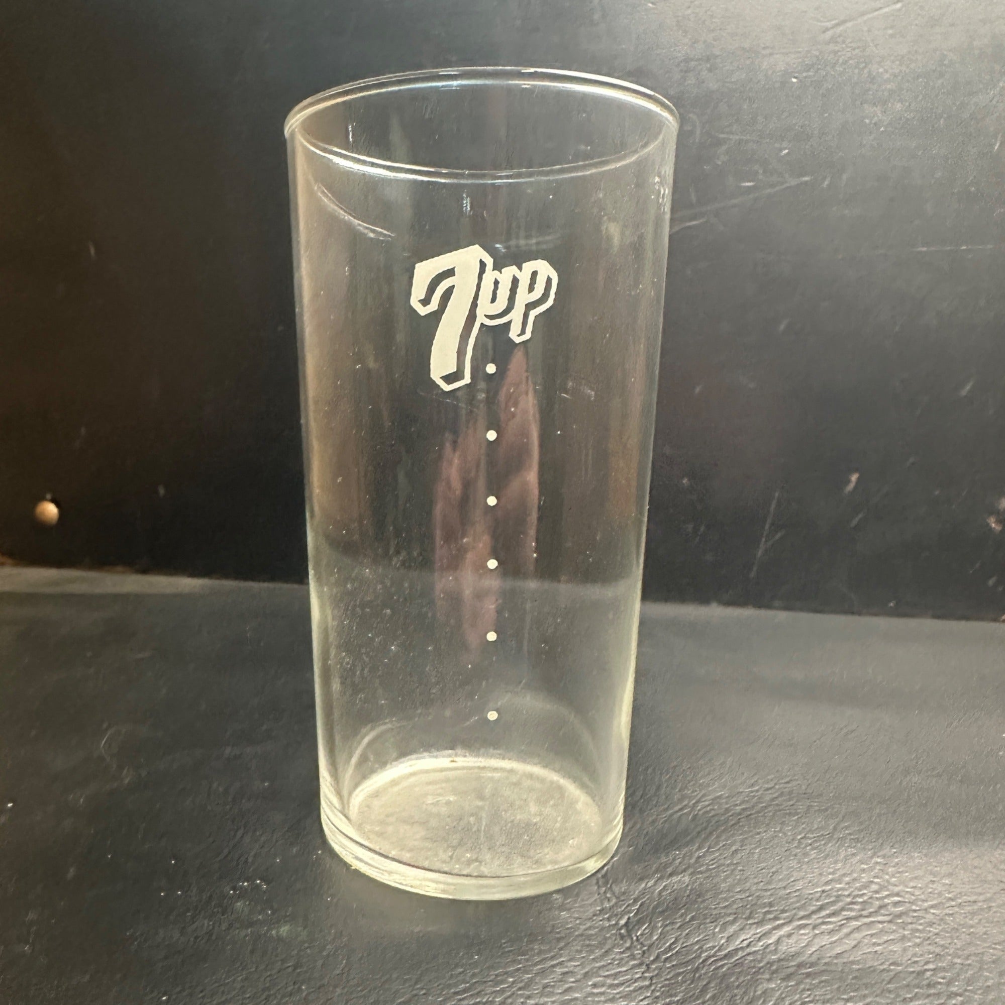 Vintage 7up Dot Lined Measure ACL Soda Fountain Glass Advertising