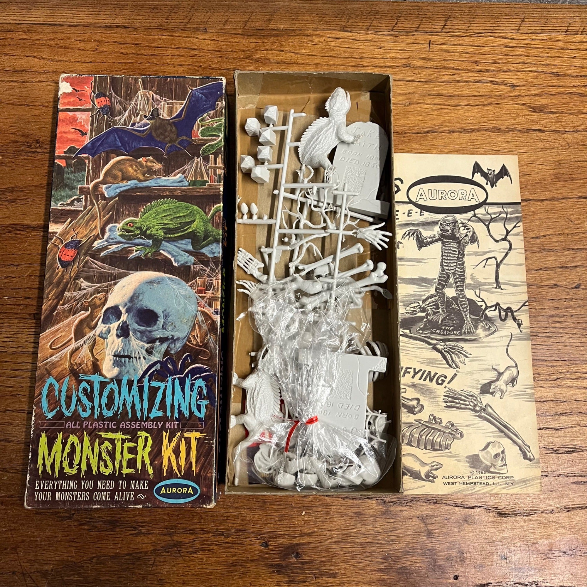 RARE Vintage 1963 Aurora Model Monster Customizing Series 1 Box Model Kit 463-98