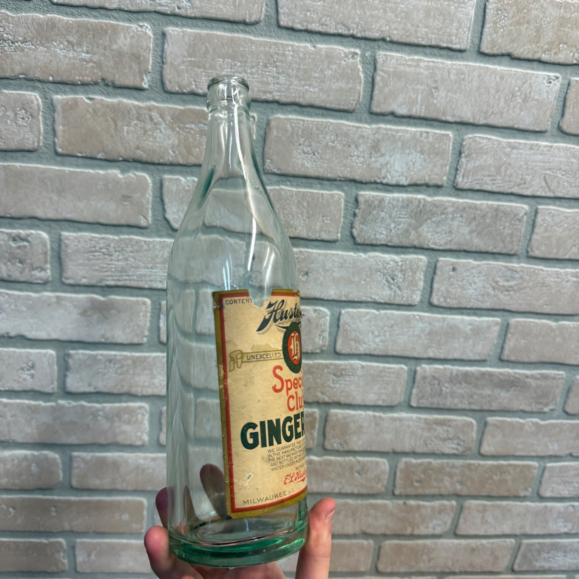 Vintage 1920s E.L. Husting Milwaukee Wis Embossed Label Soda Bottle Ginger Ale