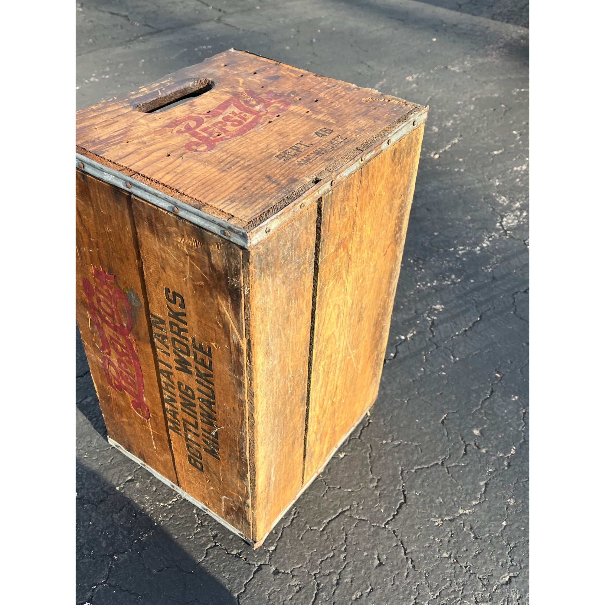 Rare Vintage 1946 Pepsi~Cola Wood Soda Crate Manhattan Bottle Works Milwaukee WI