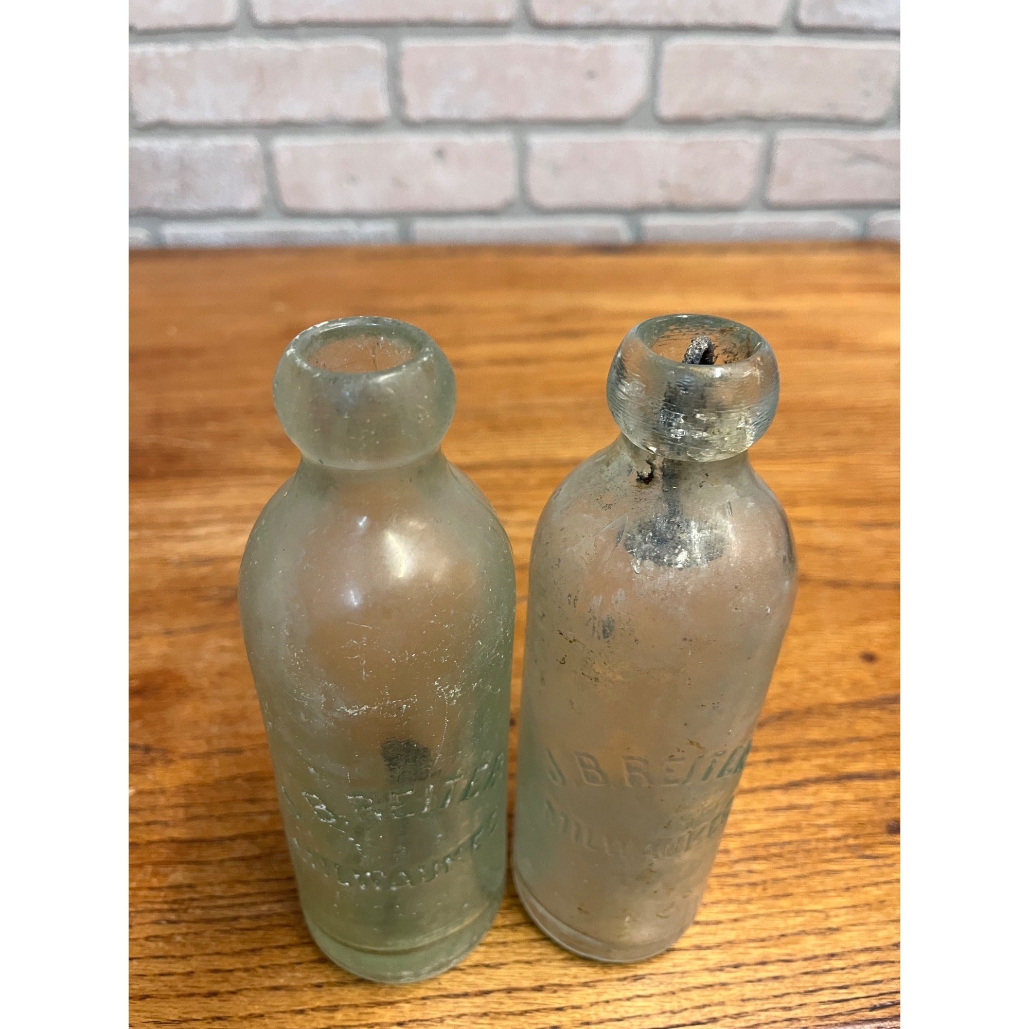JB Reiter Milwaukee Wisconsin Blob Top Hutchinson Soda Bottles Lot (2)