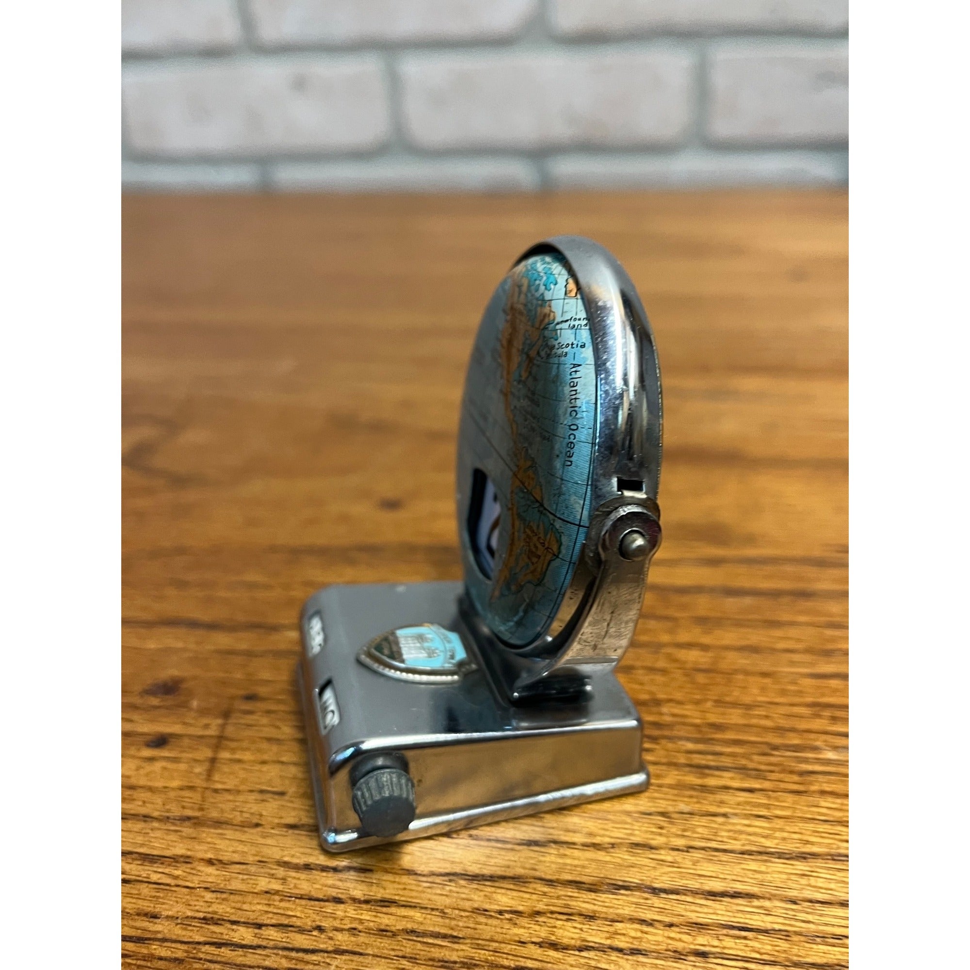 Vintage Perpetual Flip Mechanical Desktop Calendar Metal World Globe Map