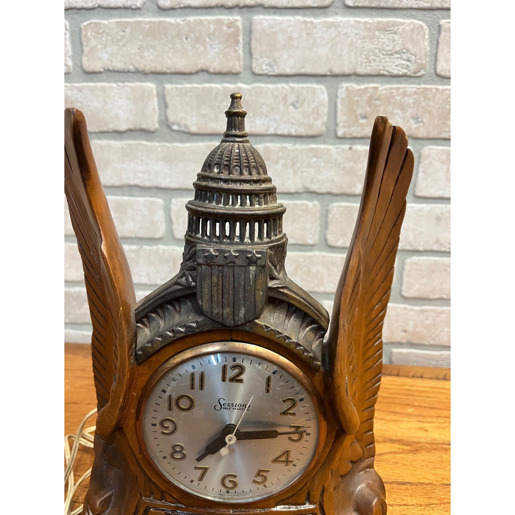 RARE Vintage Sessions United States Capitol Wood Wings Electric Clock