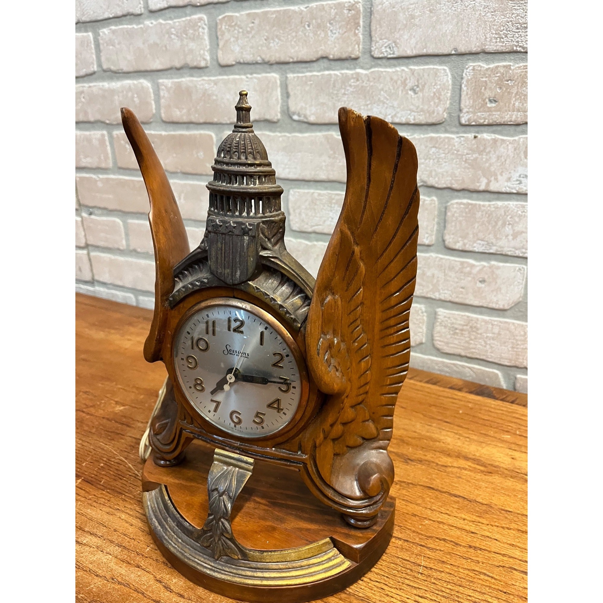 RARE Vintage Sessions United States Capitol Wood Wings Electric Clock