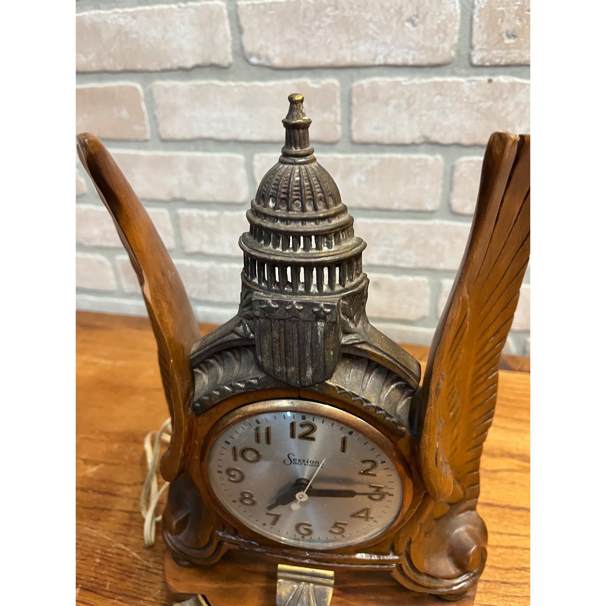 RARE Vintage Sessions United States Capitol Wood Wings Electric Clock