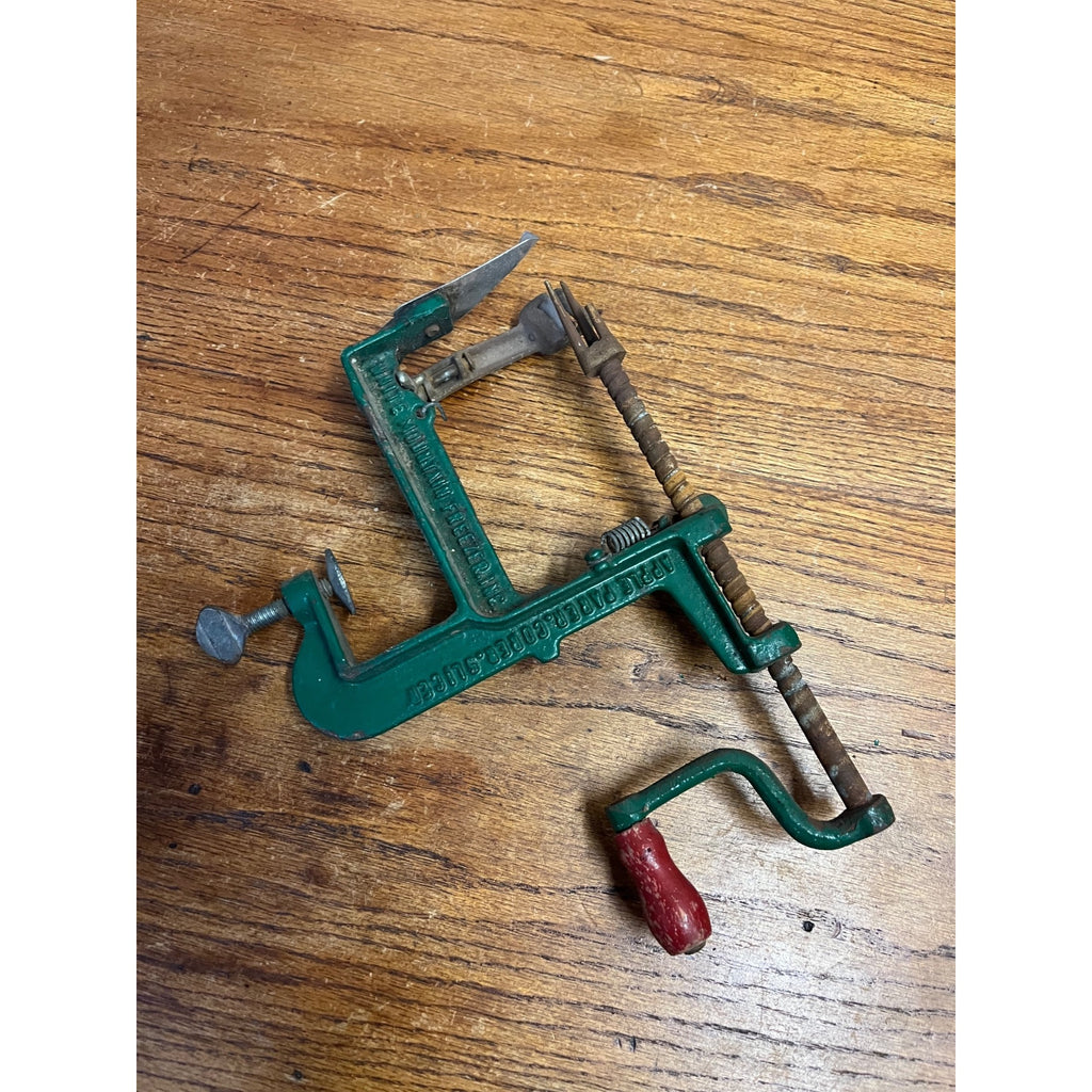 White Mountain Freezer Inc. Apple Peeler/Corer/Slicer Green Metal Fruit Tool