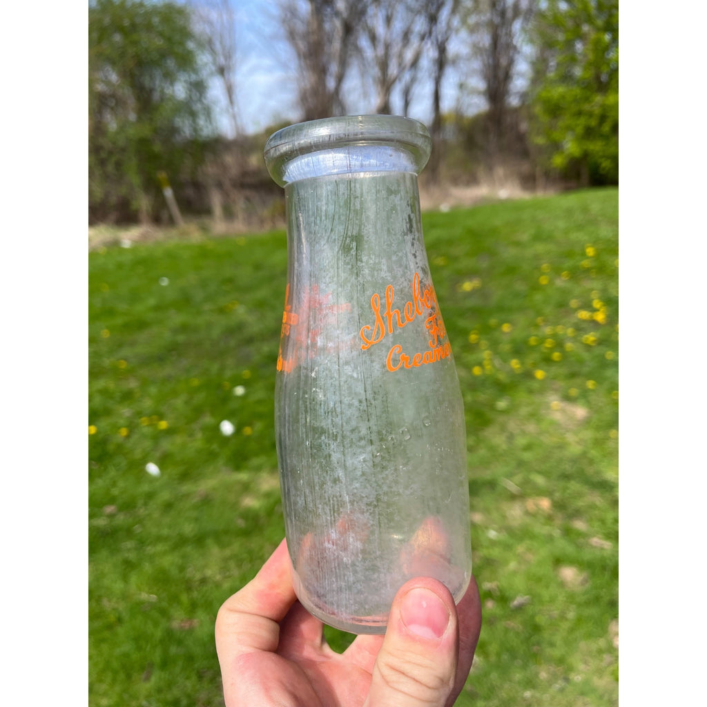 Vintage 1940s Sheboygan Falls Creamery Co. Wis Glass Third Quart Milk Bottle