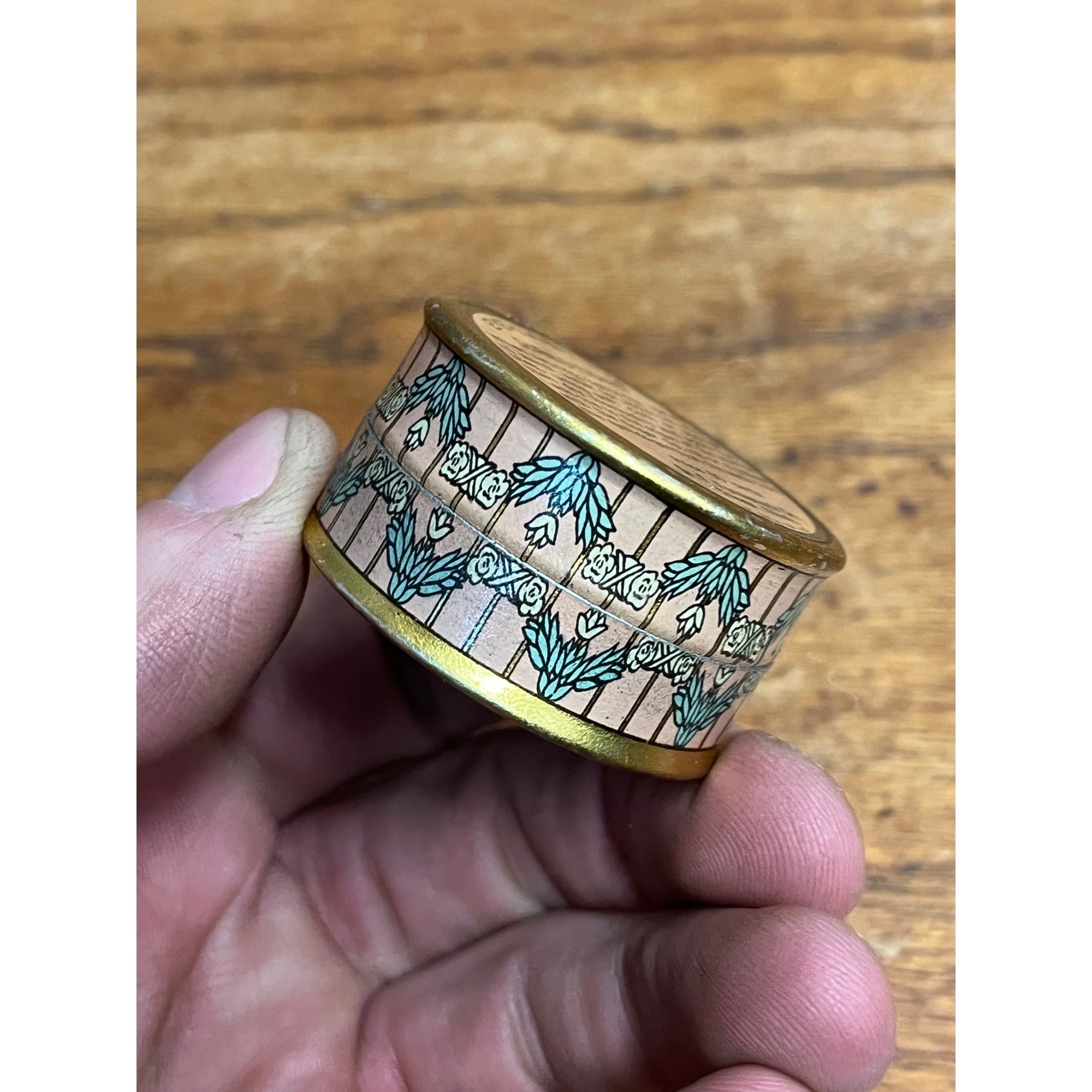 Vintage EYE LASH INE Tin 1916 Eyelashine pill box