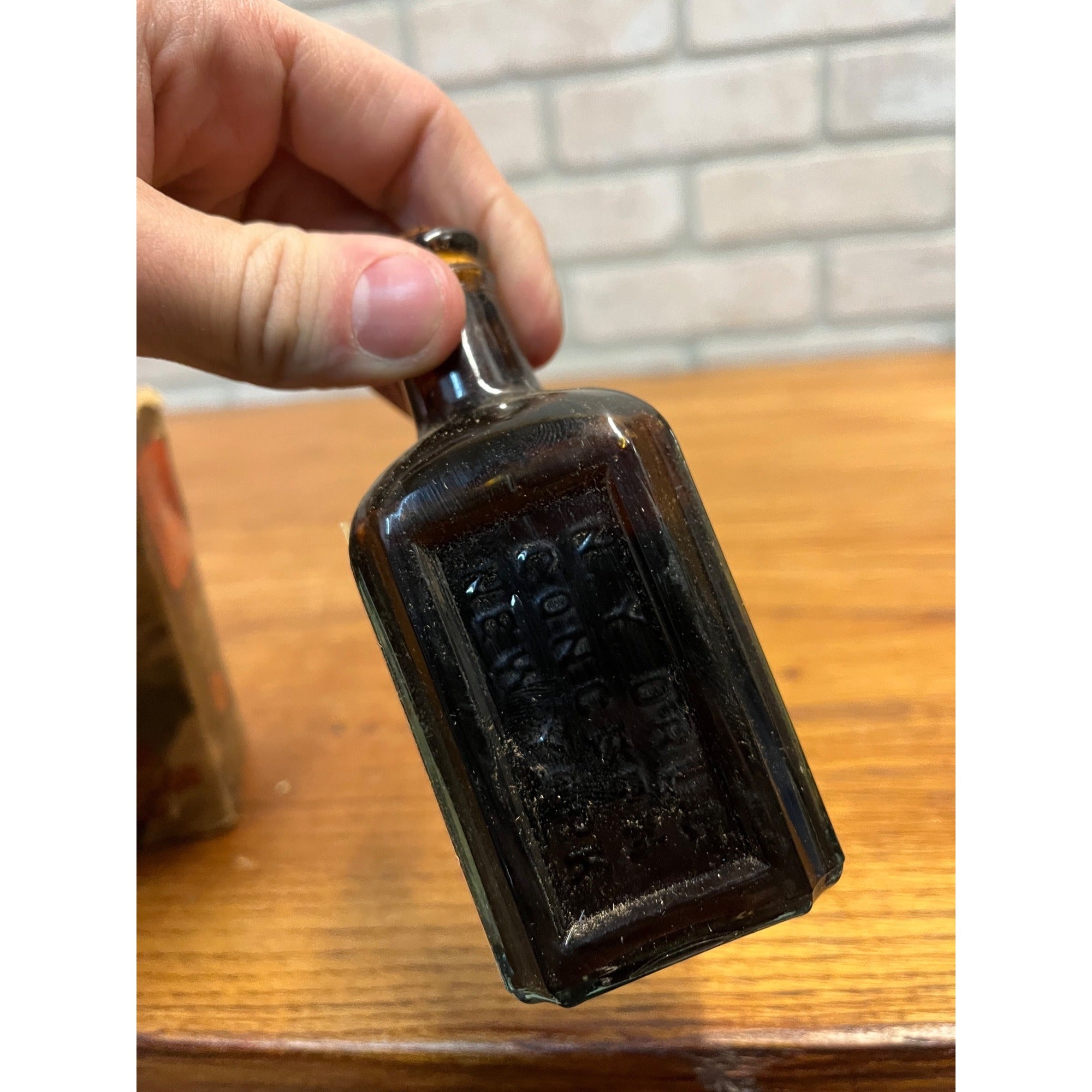 Antique Hill's Honey & Tar Compound Amber Bottle And Box Cough Medicine