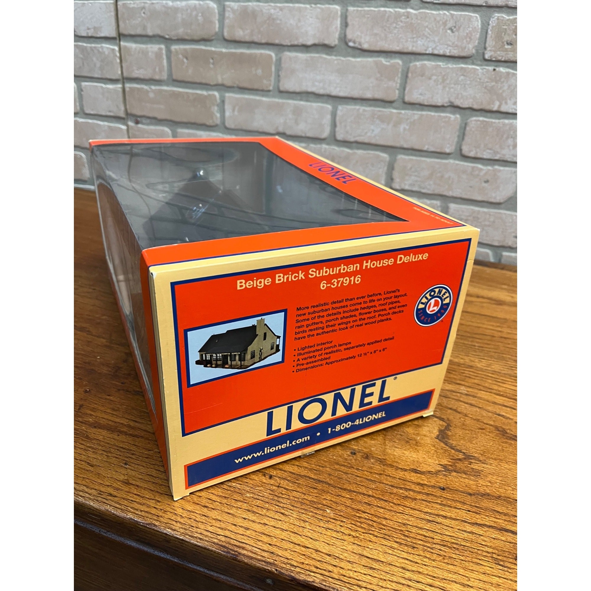 Lionel Beige Brick Suburban House Deluxe 6-37916 With Original Box