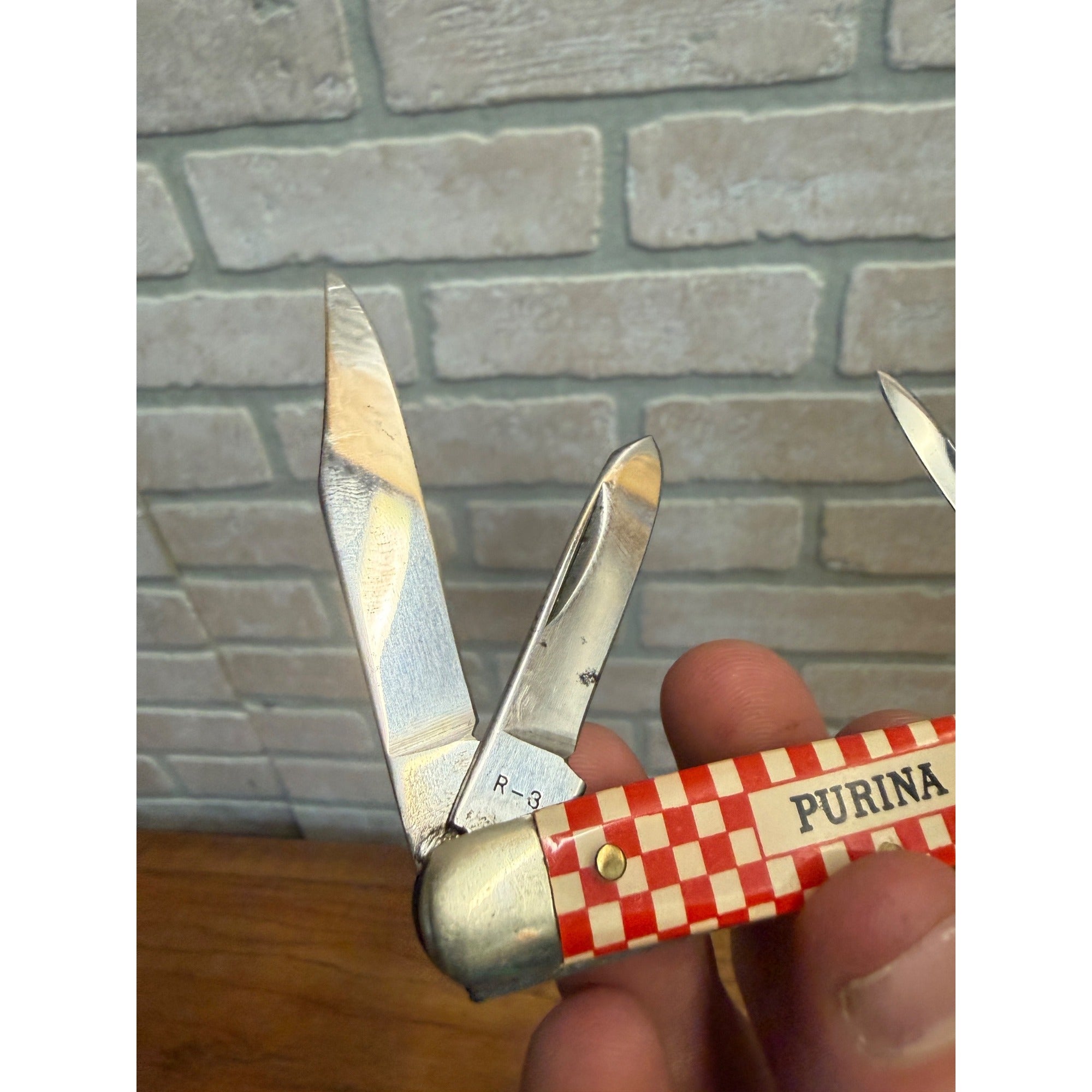 Vintage Purina Mills Kutmaster Folding Pocket Knife With Three Blades Utica, NY Farm Feeds Advertising