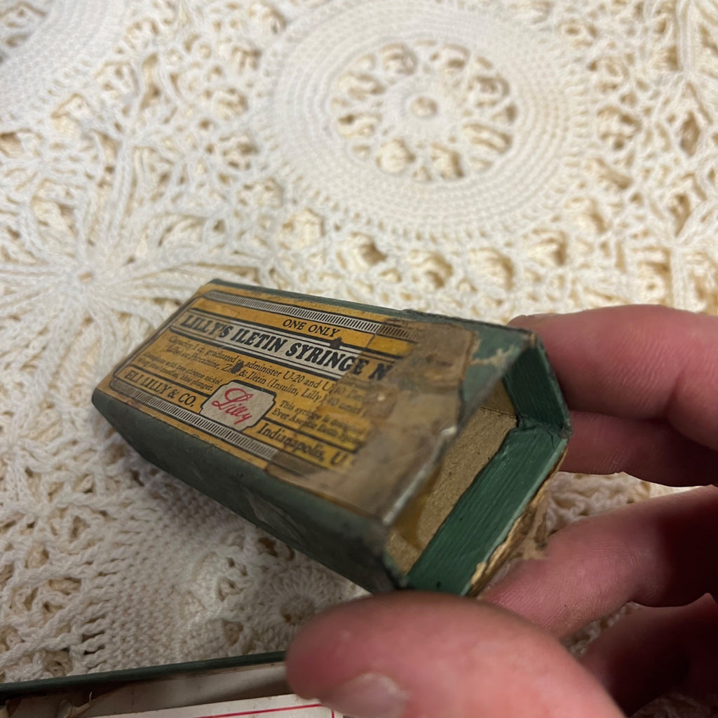 Antique Lilly's Iletin Syringe No .280 in Original Box Drug Store Pharmacy