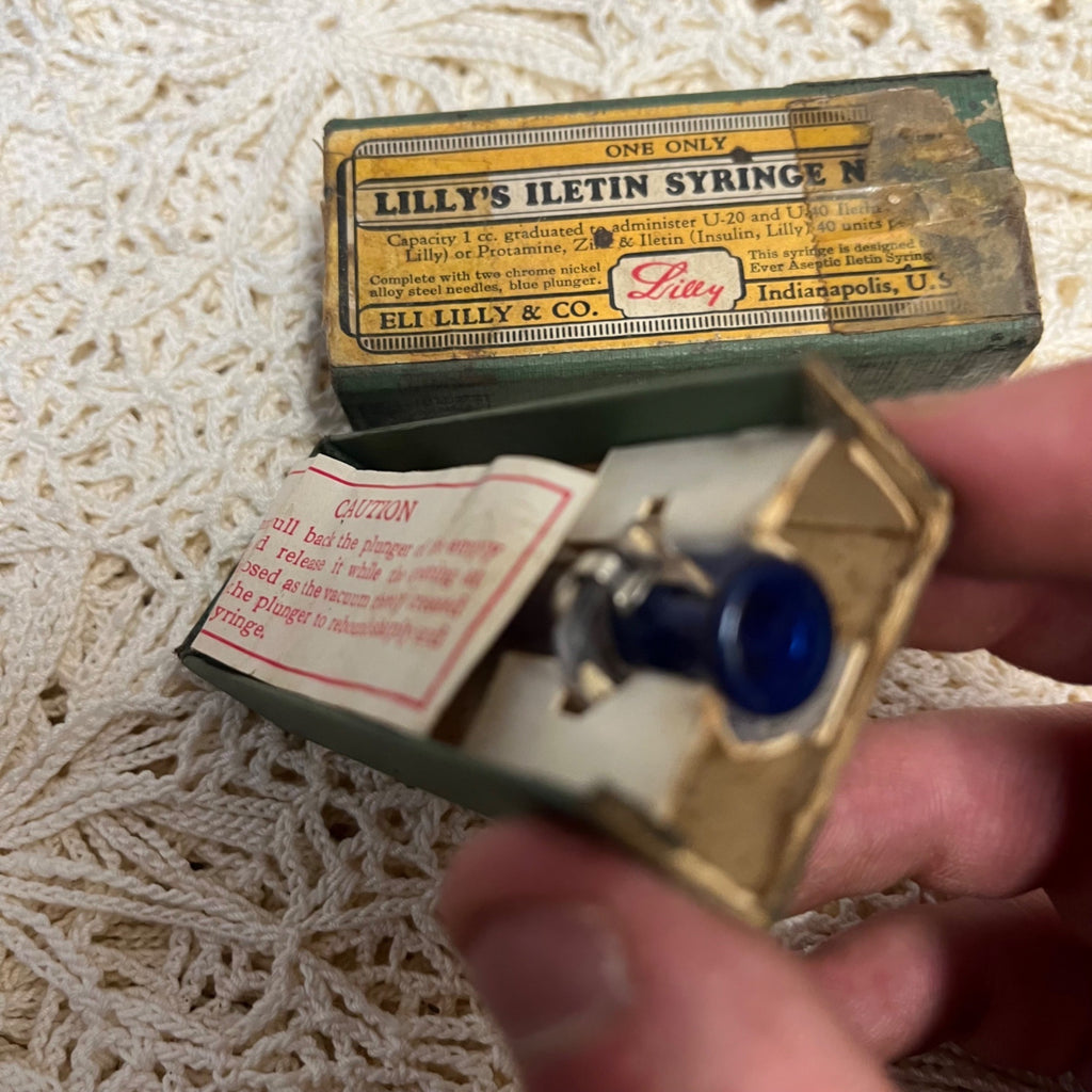 Antique Lilly's Iletin Syringe No .280 in Original Box Drug Store Pharmacy