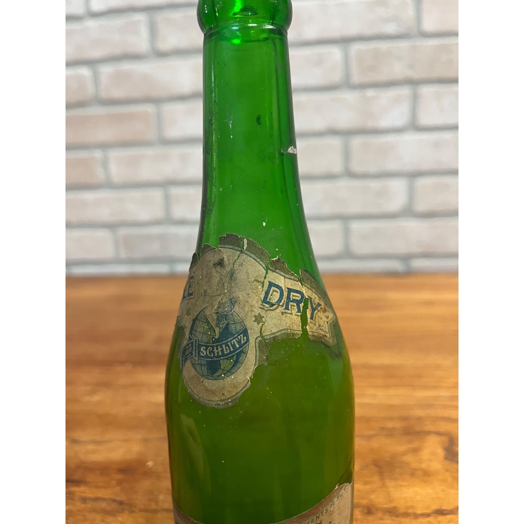 Vintage Schlitz Beer Ginger Ale Prohibition Soda Bottle Label Milwaukee WI 12oz