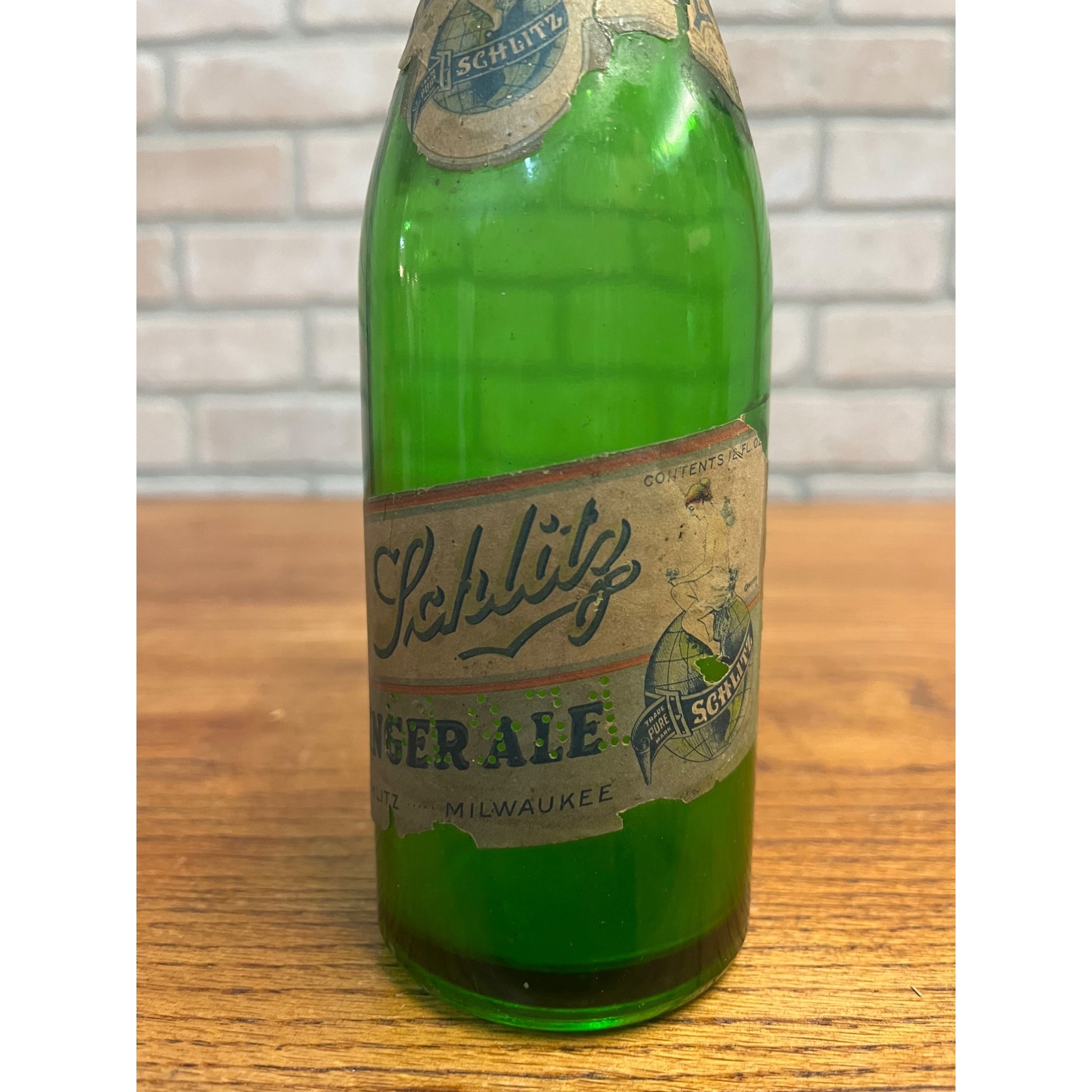 Vintage Schlitz Beer Ginger Ale Prohibition Soda Bottle Label Milwaukee WI 12oz
