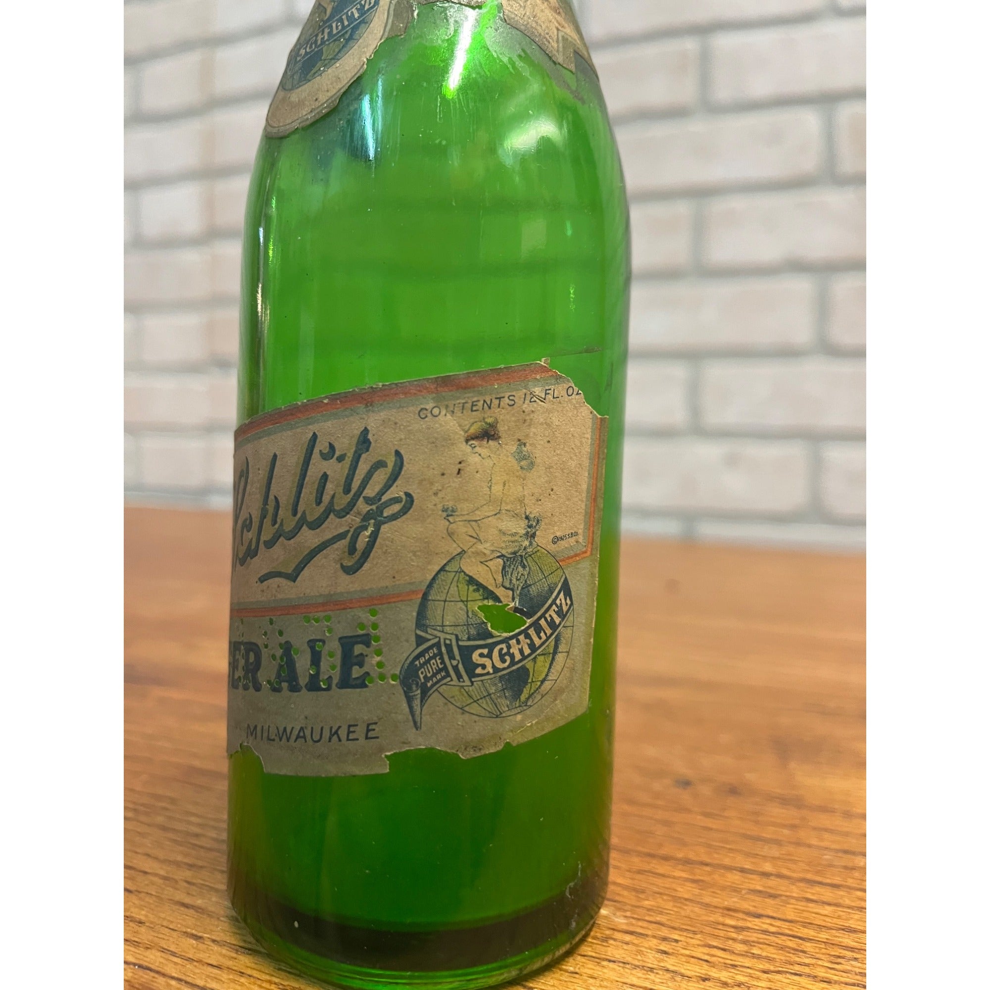 Vintage Schlitz Beer Ginger Ale Prohibition Soda Bottle Label Milwaukee WI 12oz