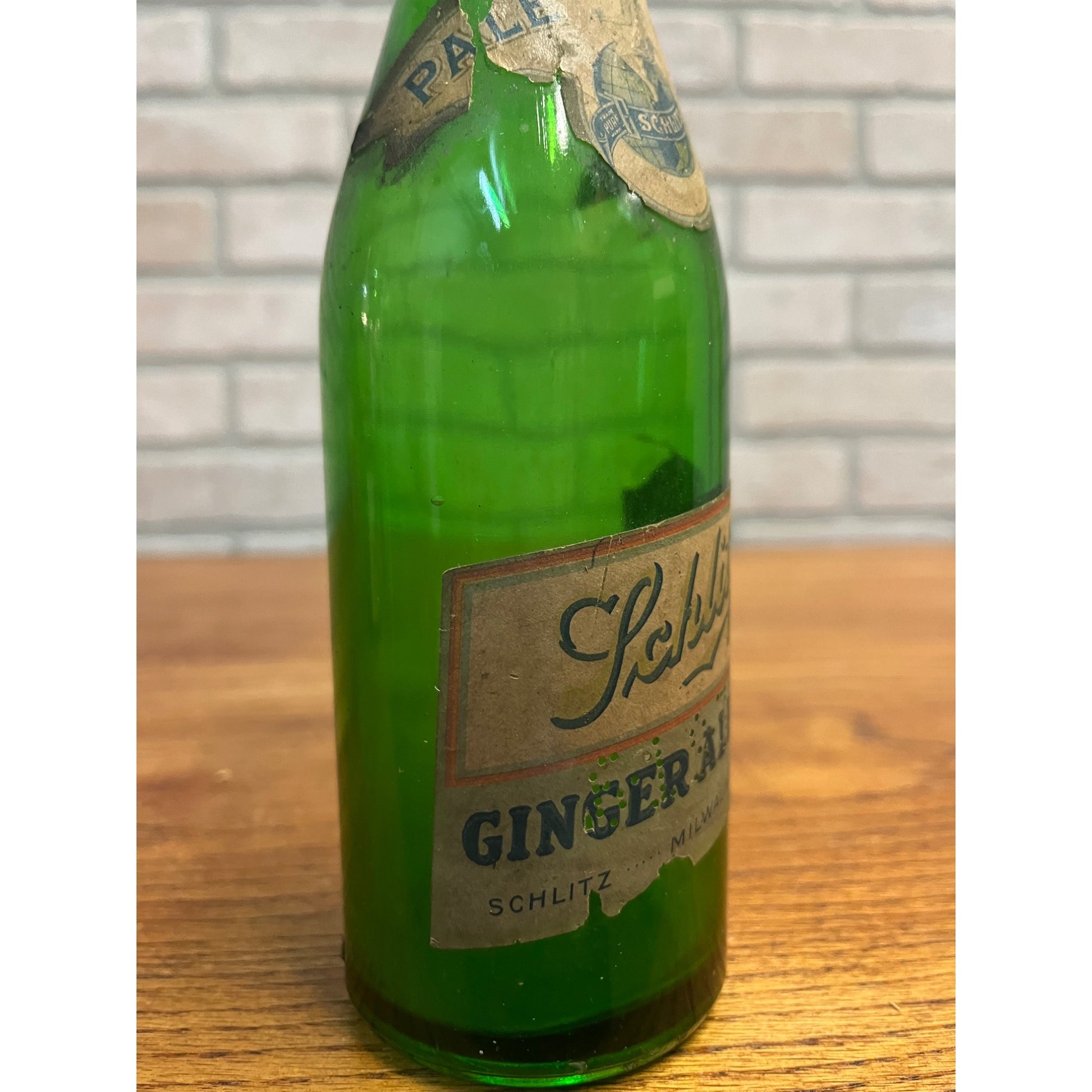 Vintage Schlitz Beer Ginger Ale Prohibition Soda Bottle Label Milwaukee WI 12oz