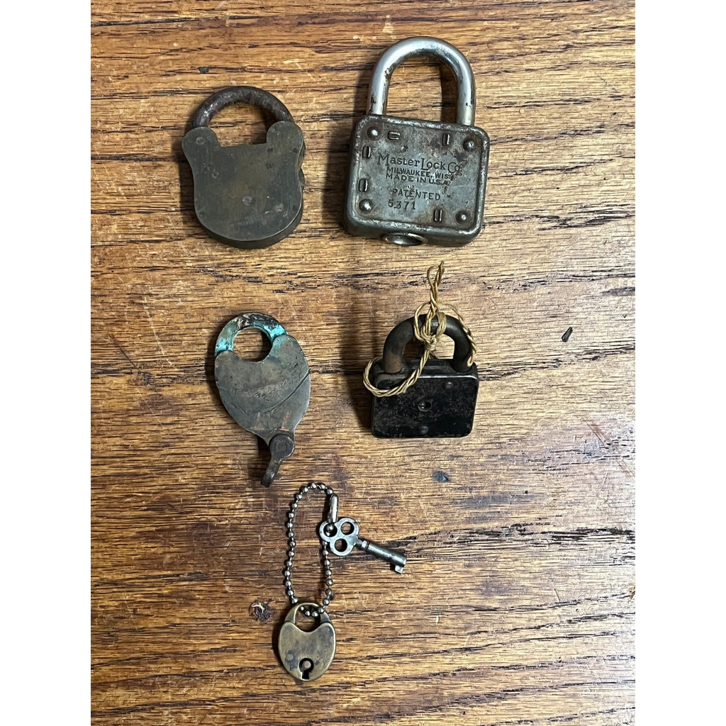 Vintage Lot Padlocks Masterlock Lion, Brass Victorian VR Crown ++