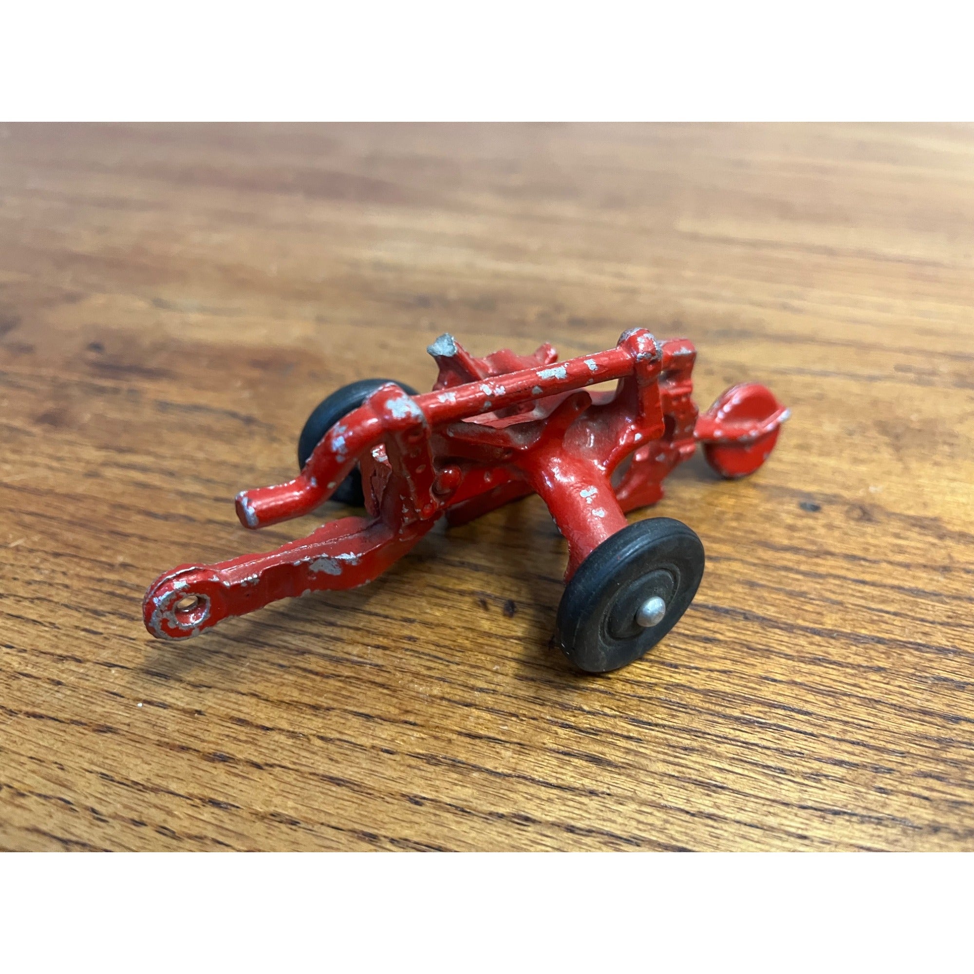 Vintage Arcade Cast Aluminum Oliver #423 Red Plow Farm Toy 1:16