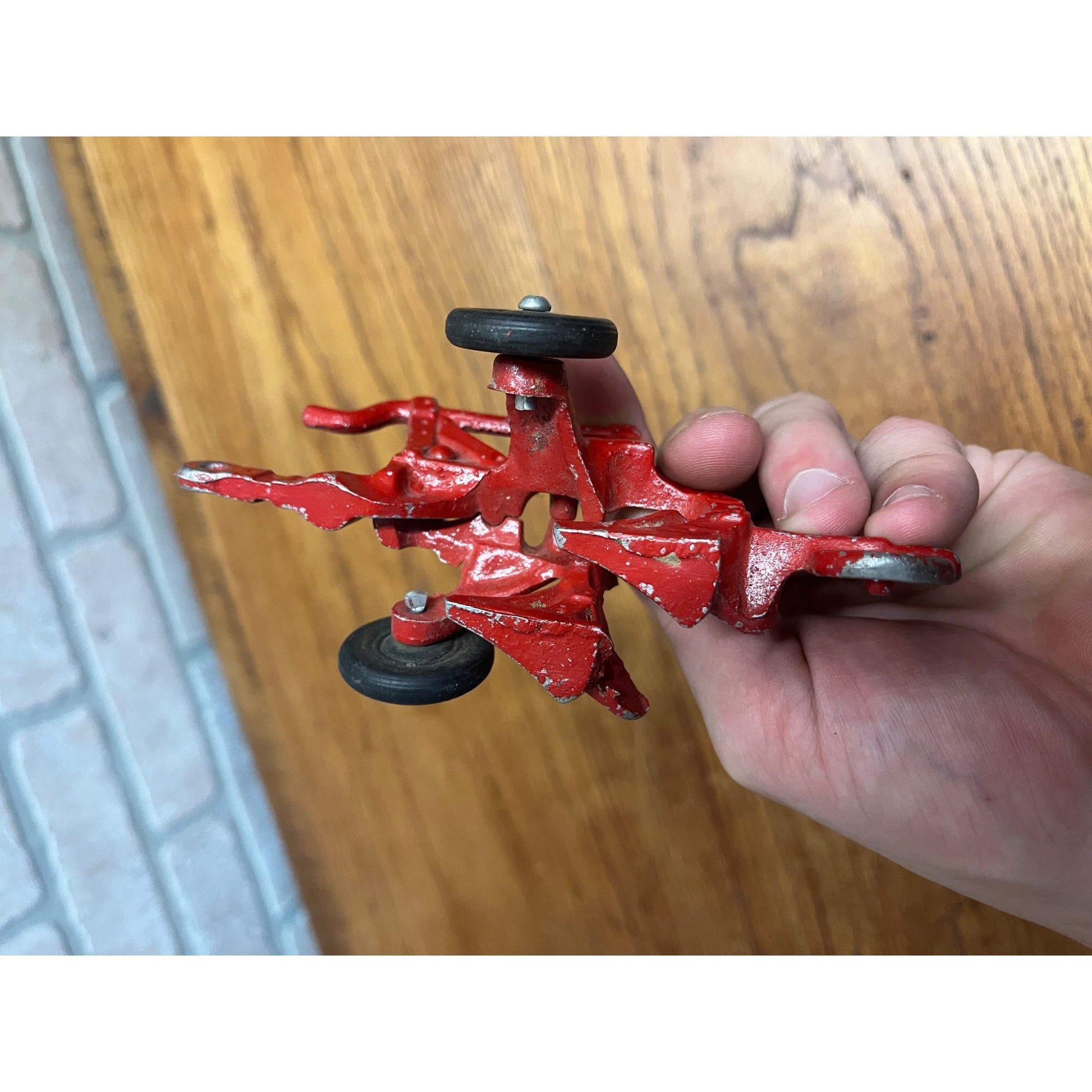 Vintage Arcade Cast Aluminum Oliver #423 Red Plow Farm Toy 1:16