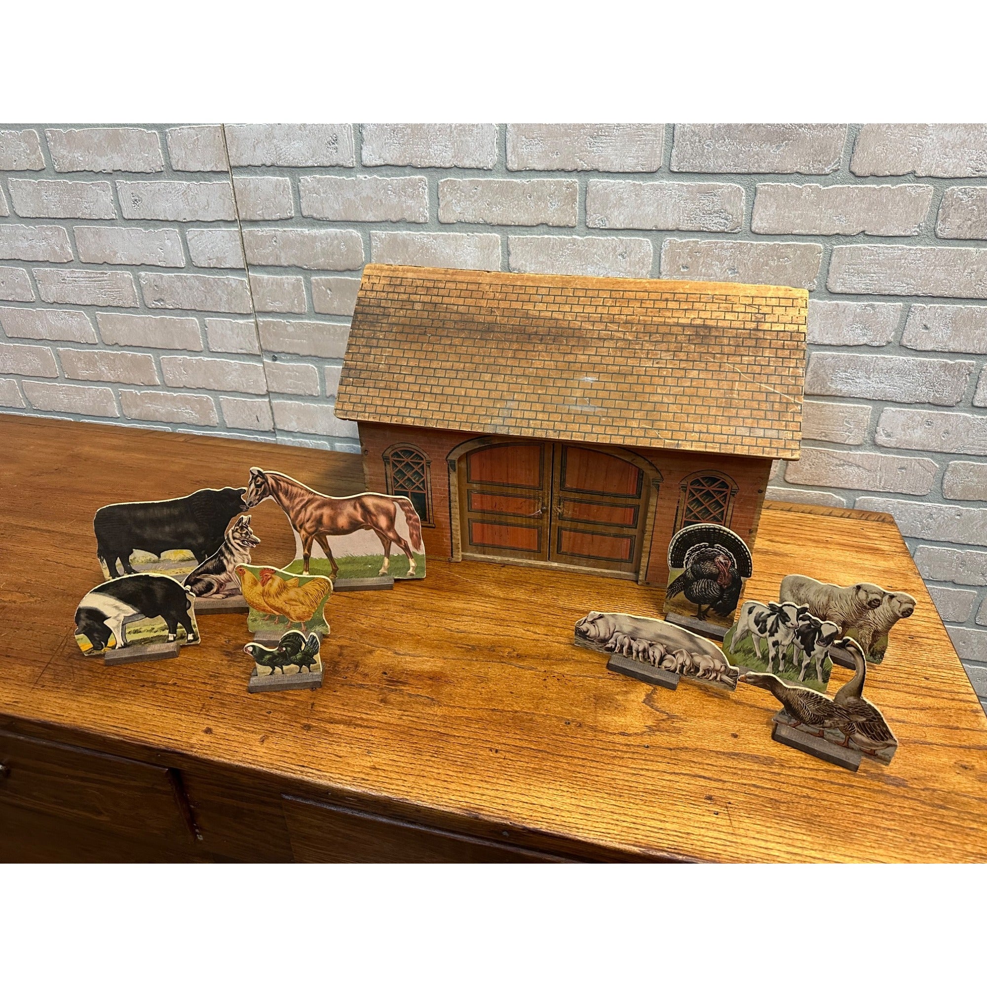 Antique 1880s Converse Litho Wood Barn & Farm Animals Child's Toy Playset