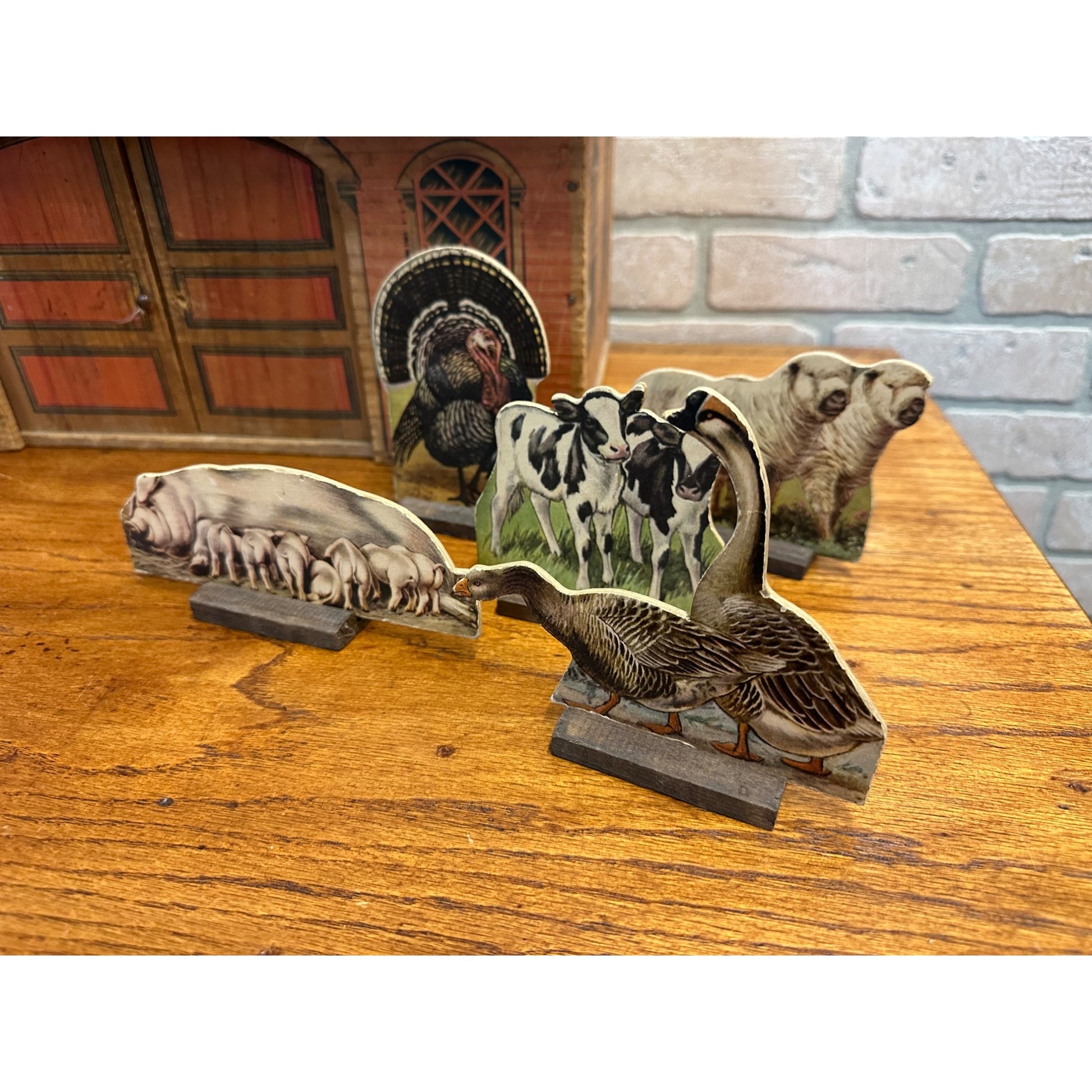 Antique 1880s Converse Litho Wood Barn & Farm Animals Child's Toy Playset