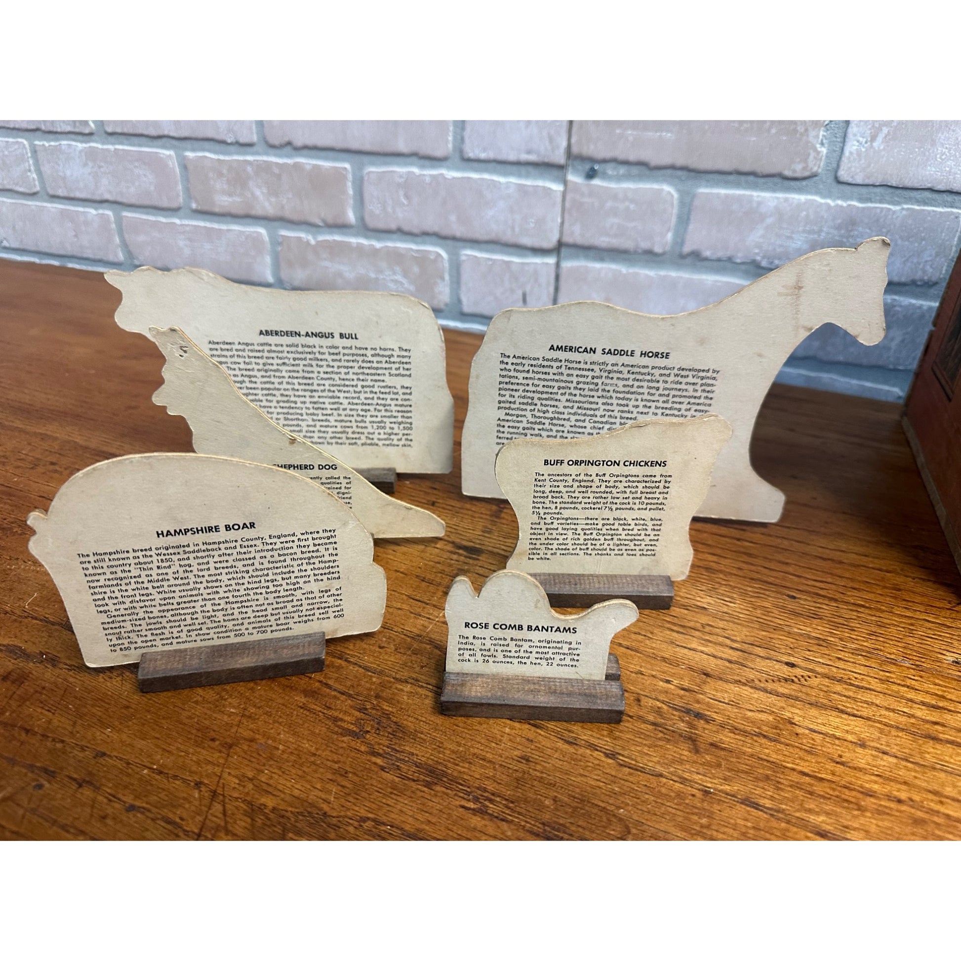 Antique 1880s Converse Litho Wood Barn & Farm Animals Child's Toy Playset