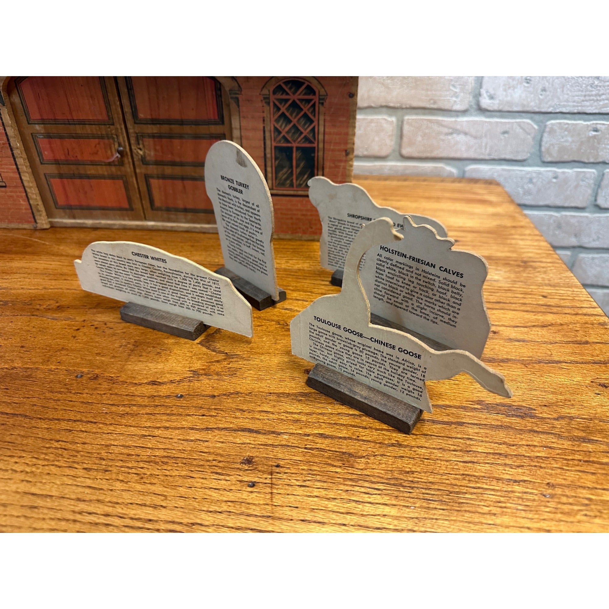 Antique 1880s Converse Litho Wood Barn & Farm Animals Child's Toy Playset