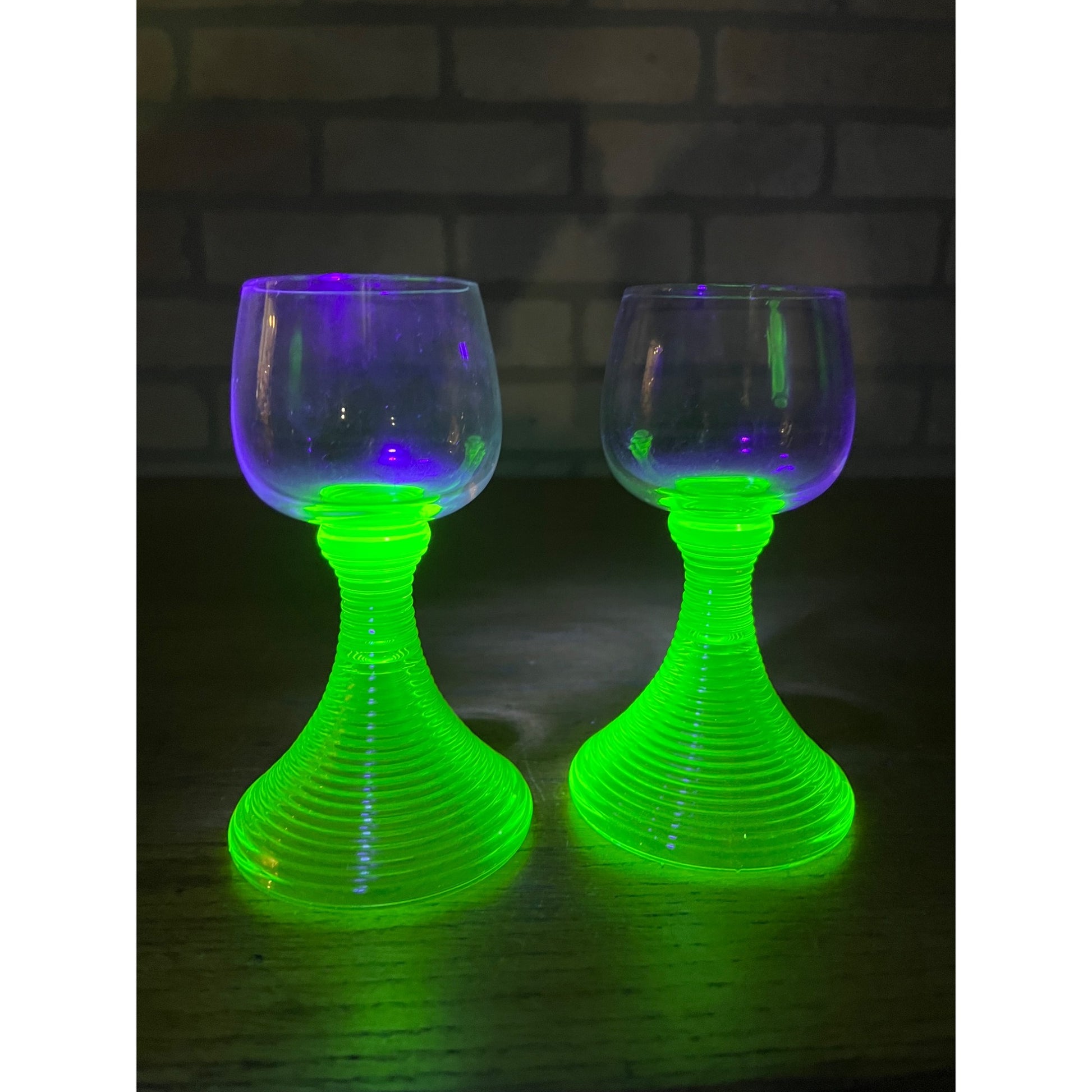 Vintage Uranium Green Wine Champagne Goblets Pair 5.25" Ribbed Stemmed Base