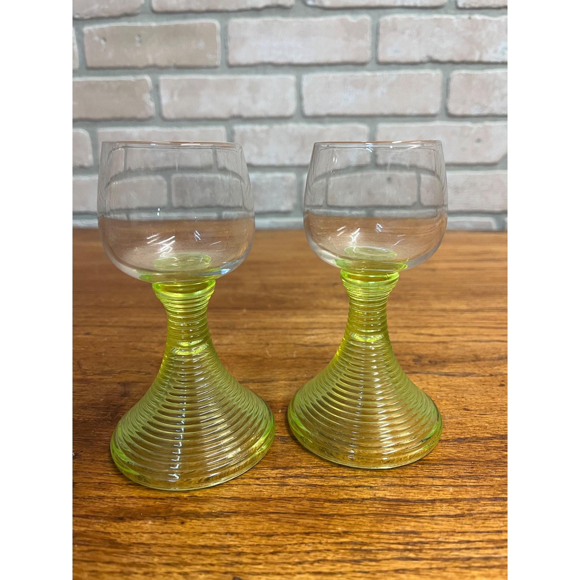 Vintage Uranium Green Wine Champagne Goblets Pair 5.25" Ribbed Stemmed Base