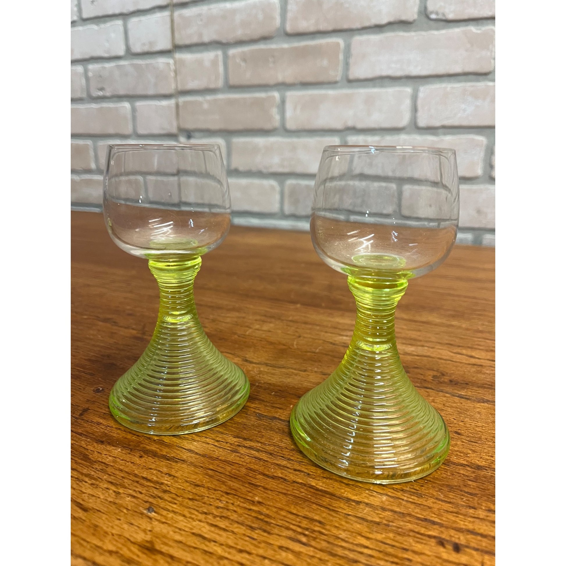 Vintage Uranium Green Wine Champagne Goblets Pair 5.25" Ribbed Stemmed Base