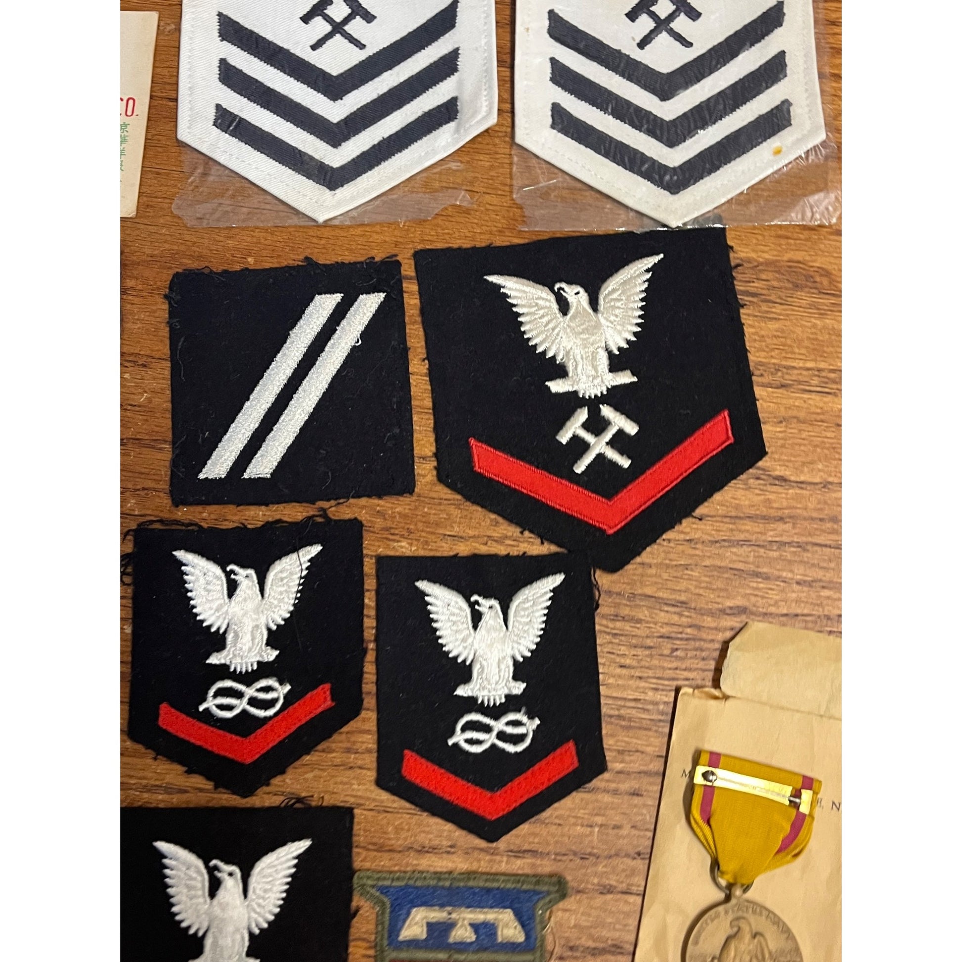 Vintage US Navy Veteran Estate Lot Medals, Patches, Pins ++ WWII 1950s