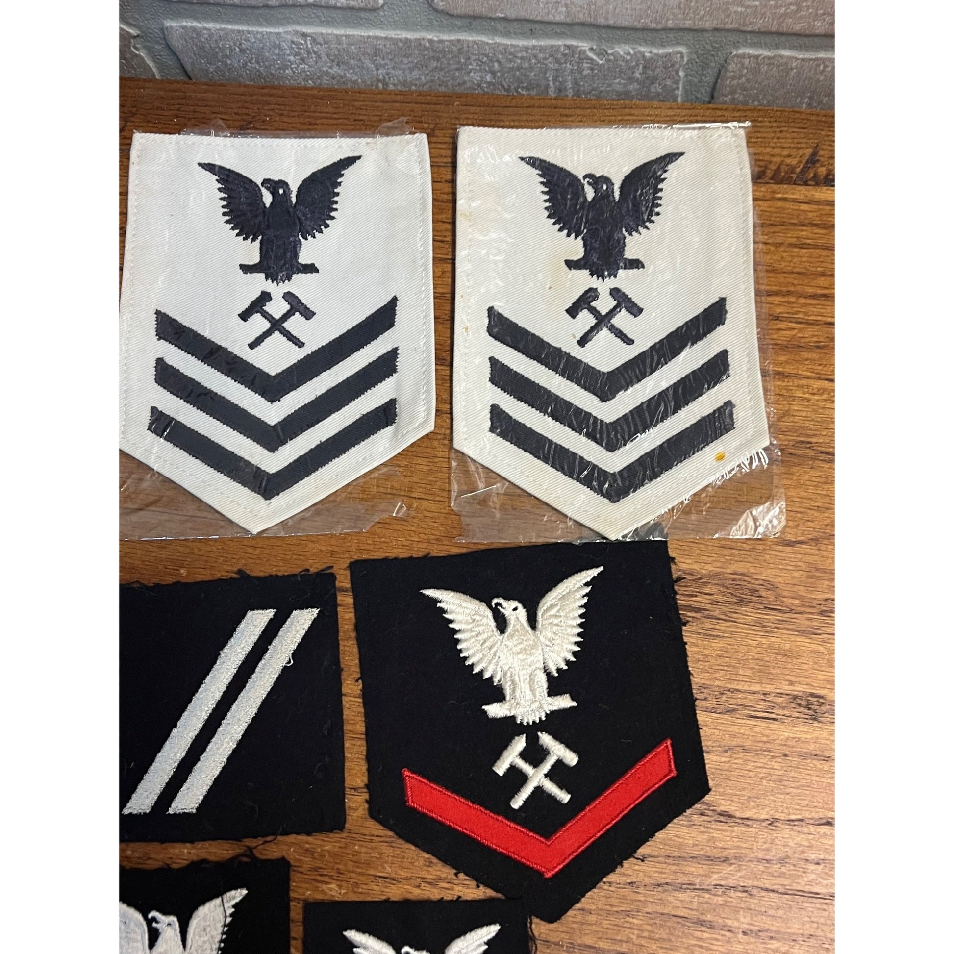 Vintage US Navy Veteran Estate Lot Medals, Patches, Pins ++ WWII 1950s