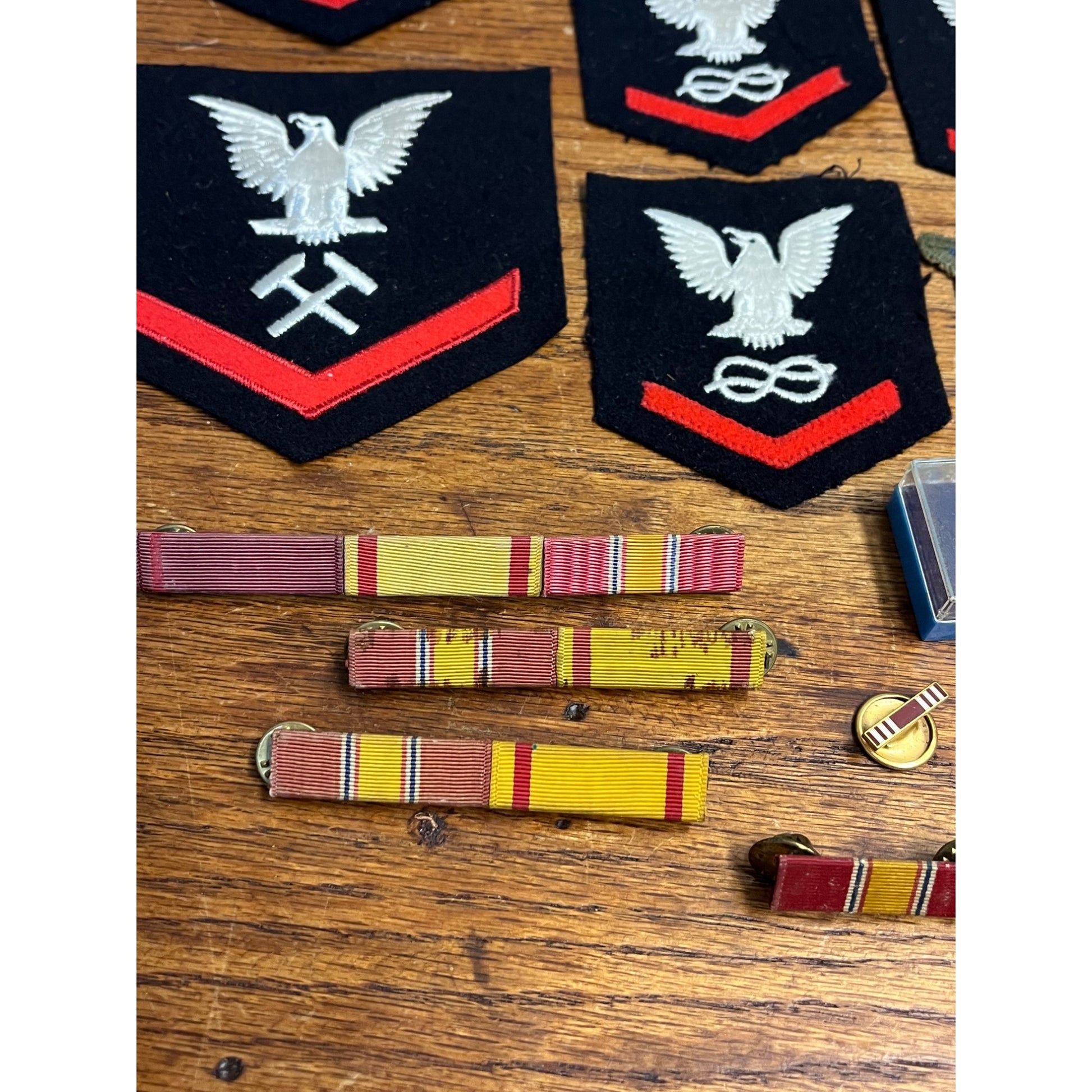 Vintage US Navy Veteran Estate Lot Medals, Patches, Pins ++ WWII 1950s