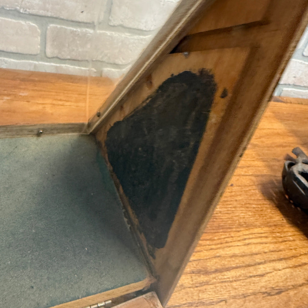 Ronson Cigarette Lighter Display Case Store Display As-Is