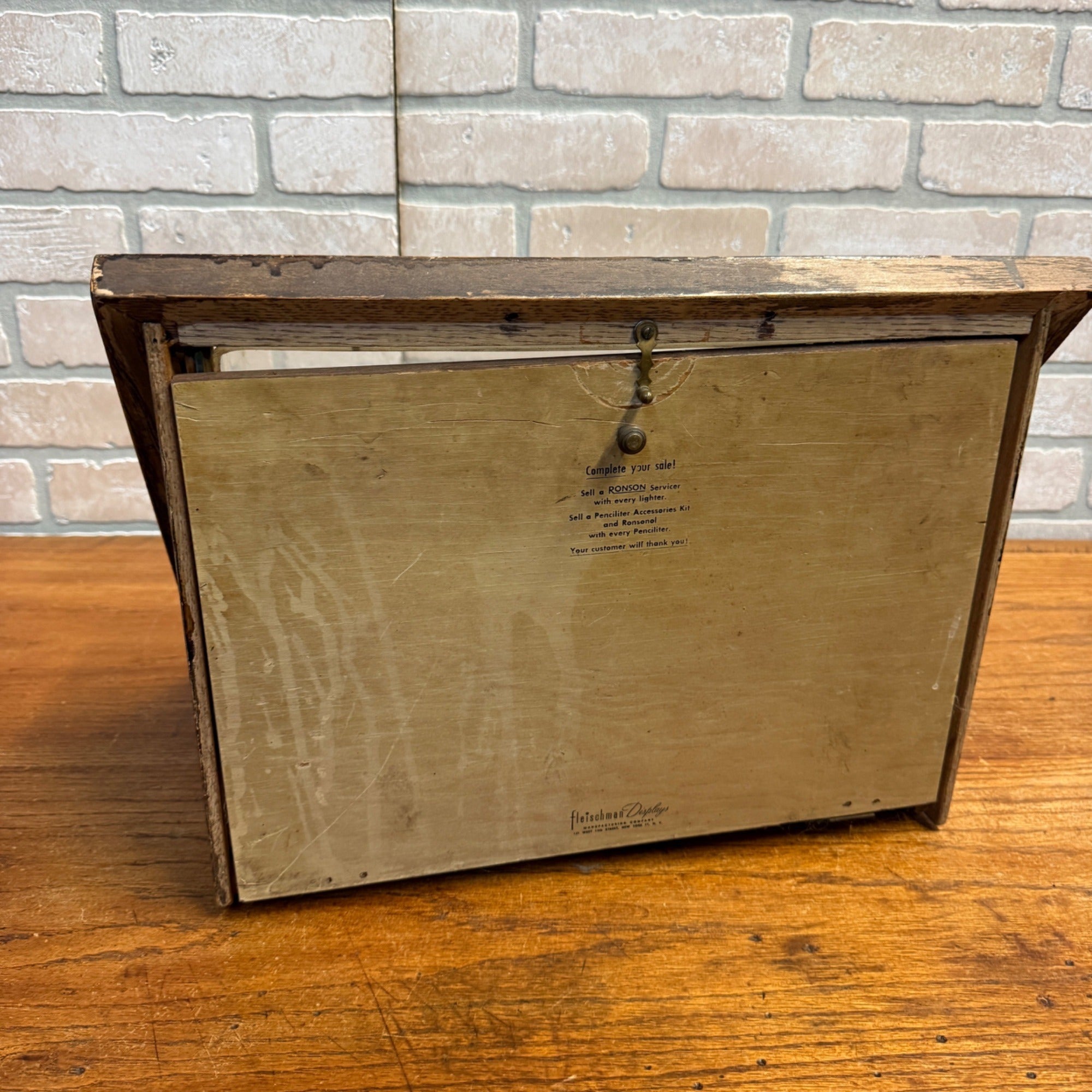Ronson Cigarette Lighter Display Case Store Display As-Is