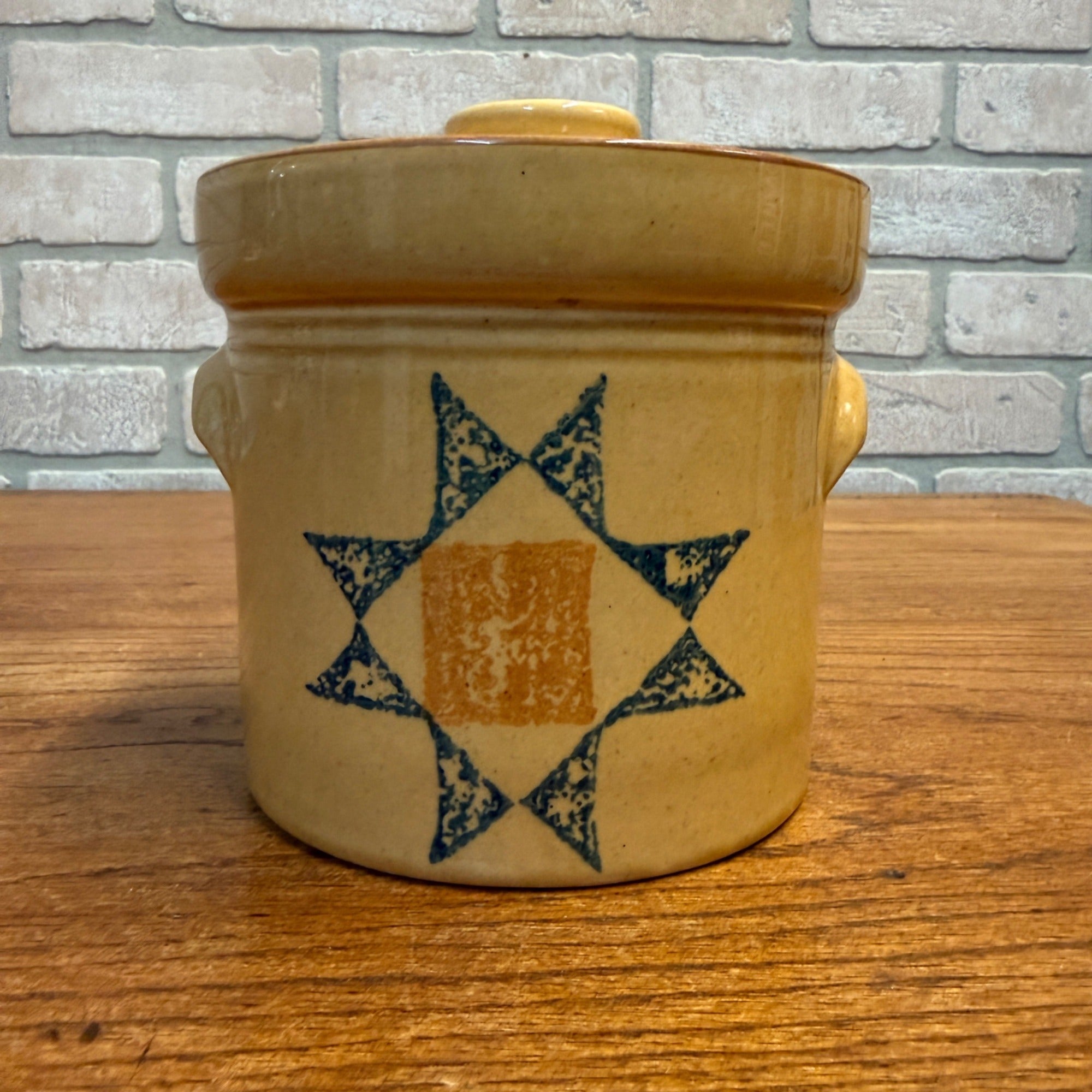 Vintage Pfaltzgraff USA Ceramic Crock With Lid Yellow & Blue Quilted Star Design