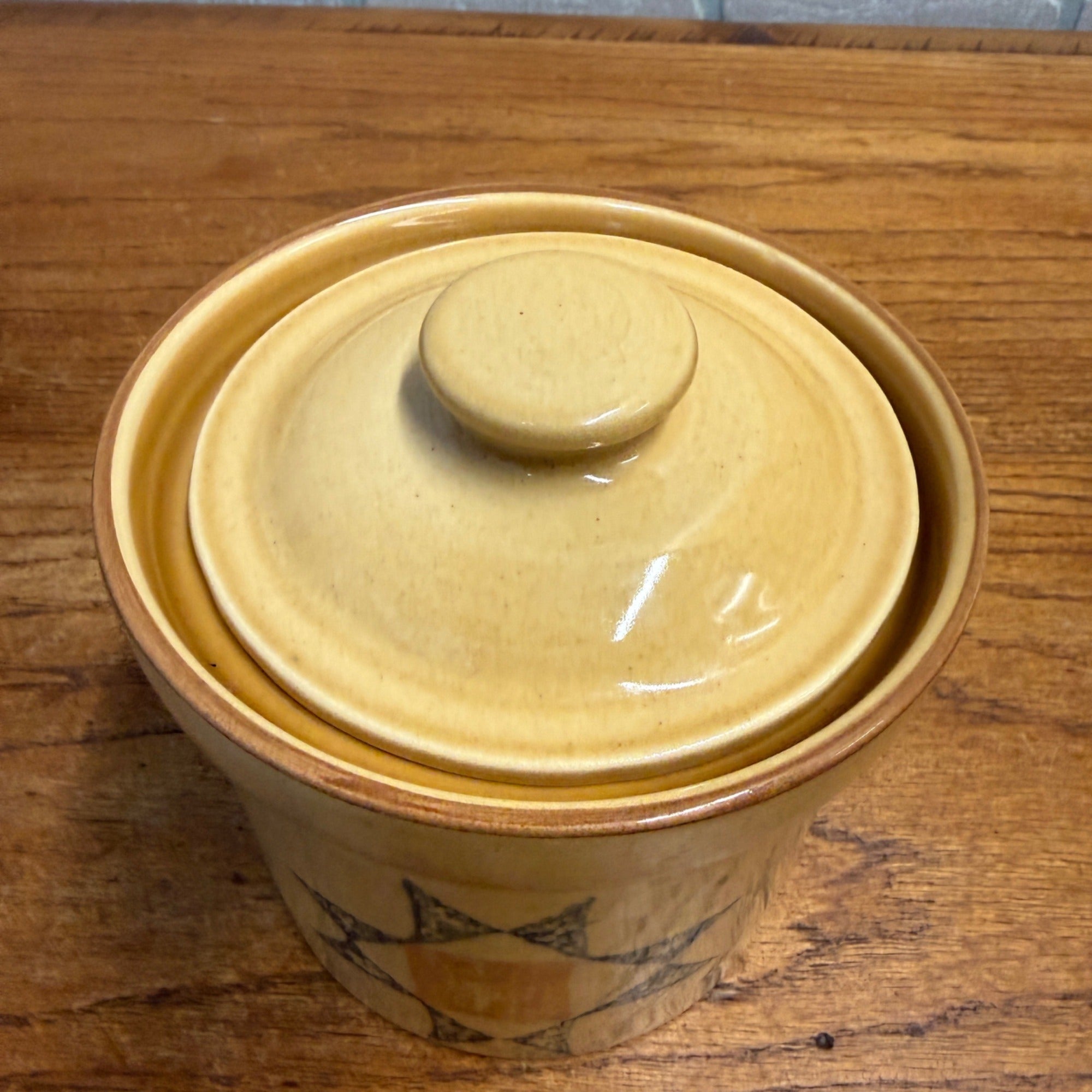 Vintage Pfaltzgraff USA Ceramic Crock With Lid Yellow & Blue Quilted Star Design