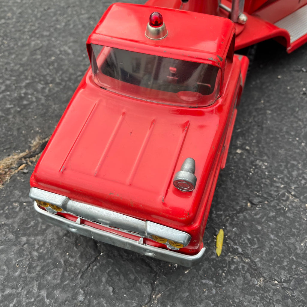 Vintage 1950s Tonka Aerial Ladder Hydraulic Fire Truck # 5 TFD Pressed Steel Toy
