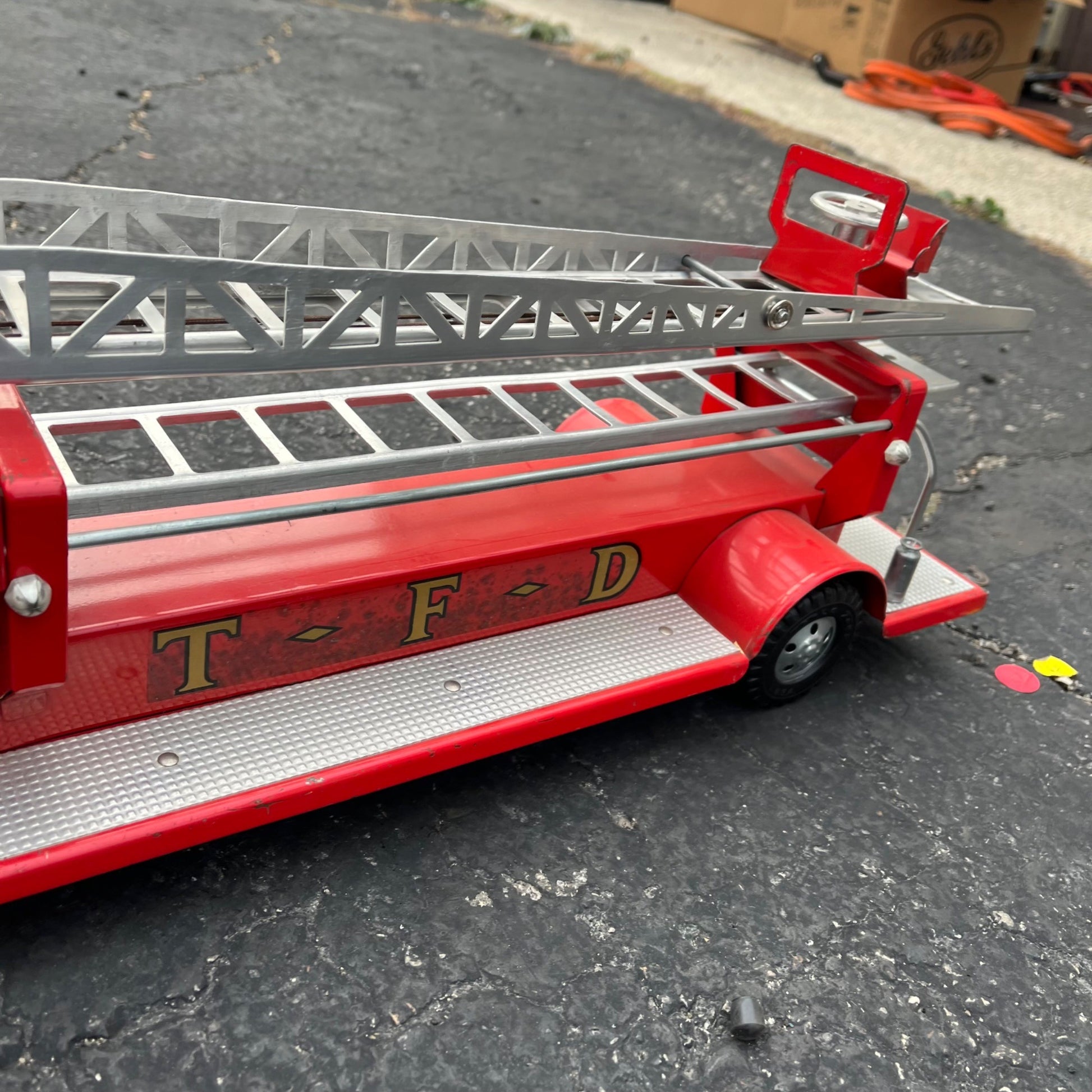 Vintage 1950s Tonka Aerial Ladder Hydraulic Fire Truck # 5 TFD Pressed Steel Toy