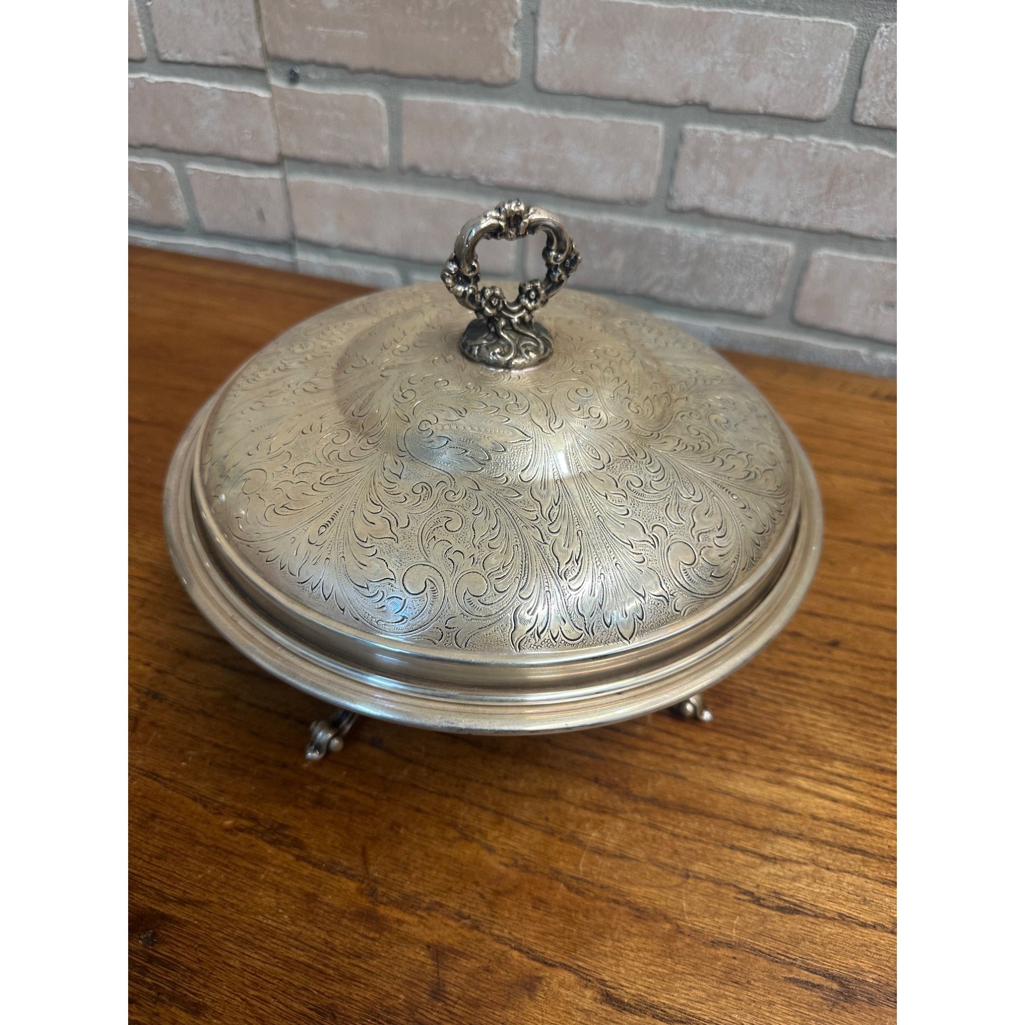 Vintage Sheridan Silver Plated Round Pedestal With Pyrex Serving Dish w/Lid