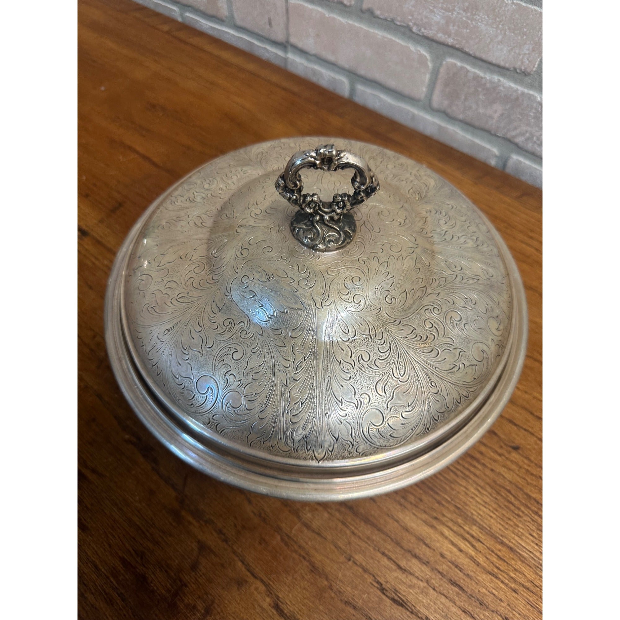 Vintage Sheridan Silver Plated Round Pedestal With Pyrex Serving Dish w/Lid