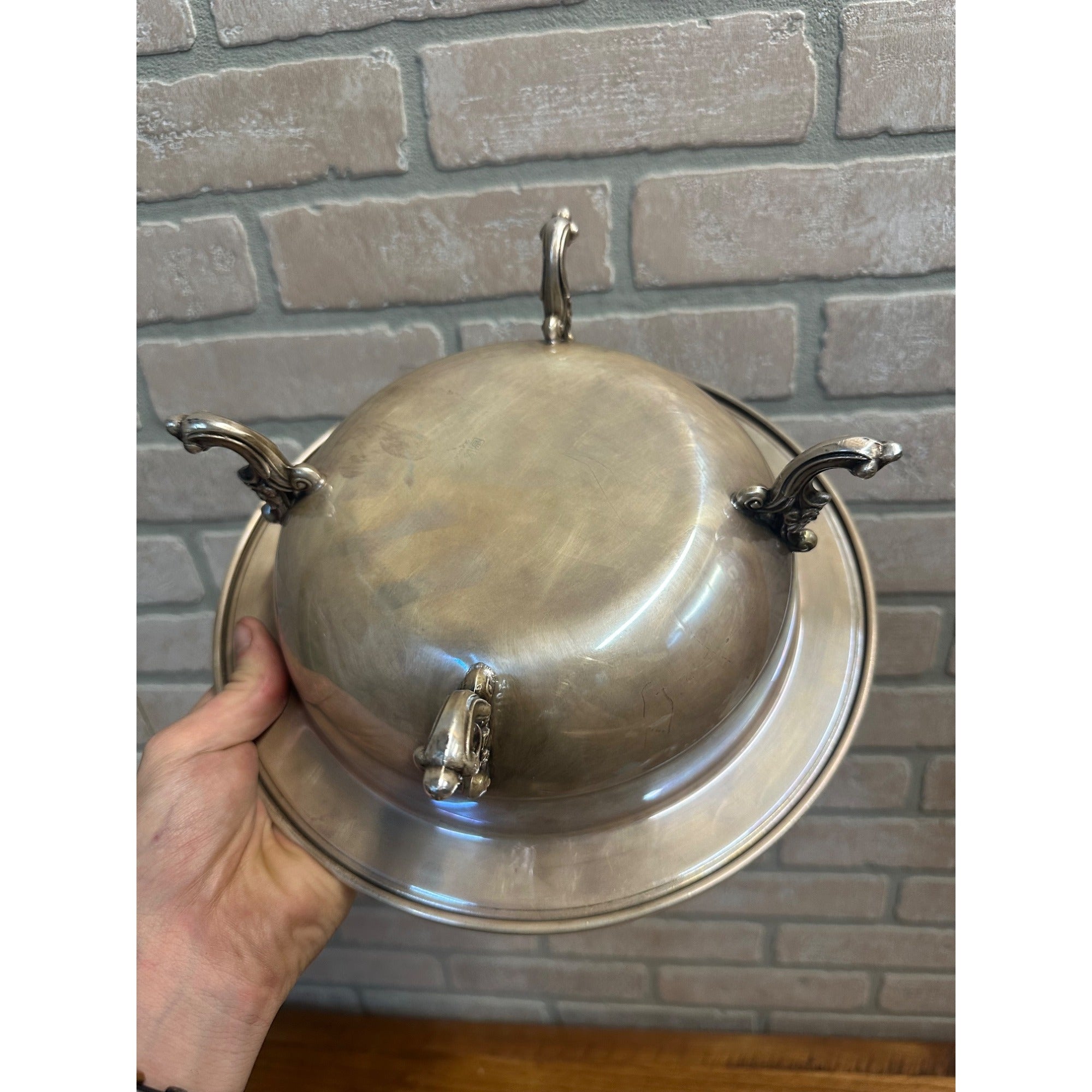 Vintage Sheridan Silver Plated Round Pedestal With Pyrex Serving Dish w/Lid