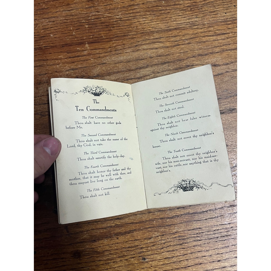 Vintage 1934 Bible The Good Shepherd Helps Little Children CR Gibson & Company