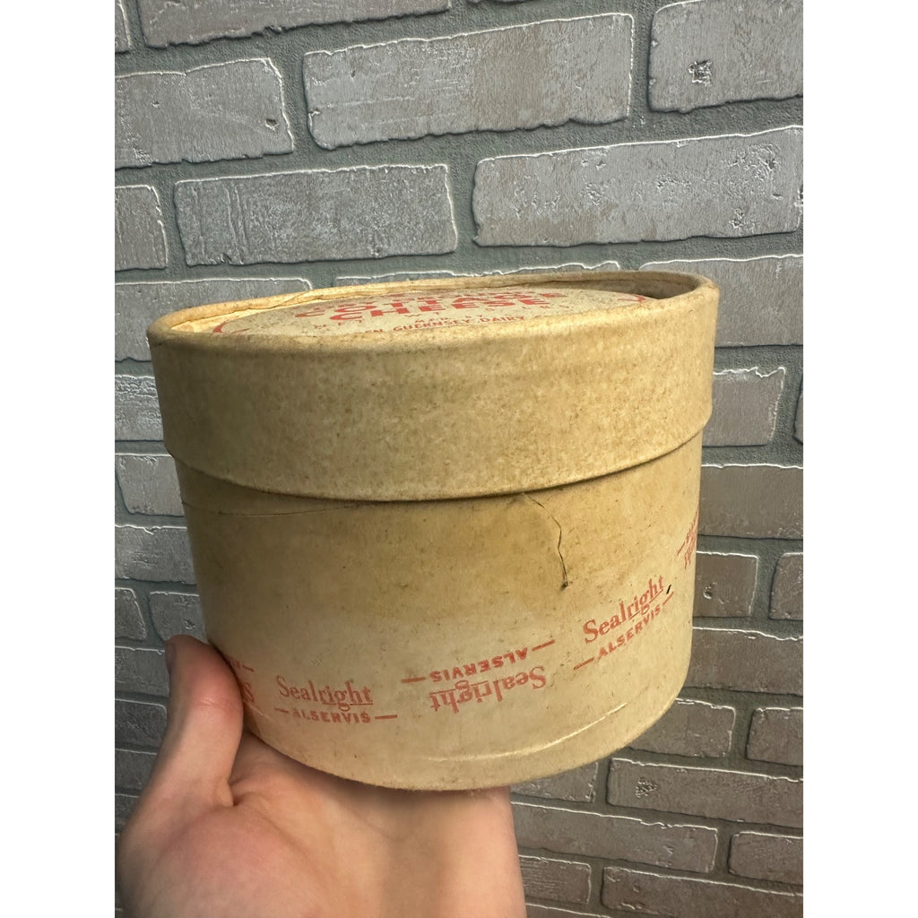 Vintage 1950s Golden Guernsey Dairy Cottage Cheese Cardboard Carton Milwaukee WI