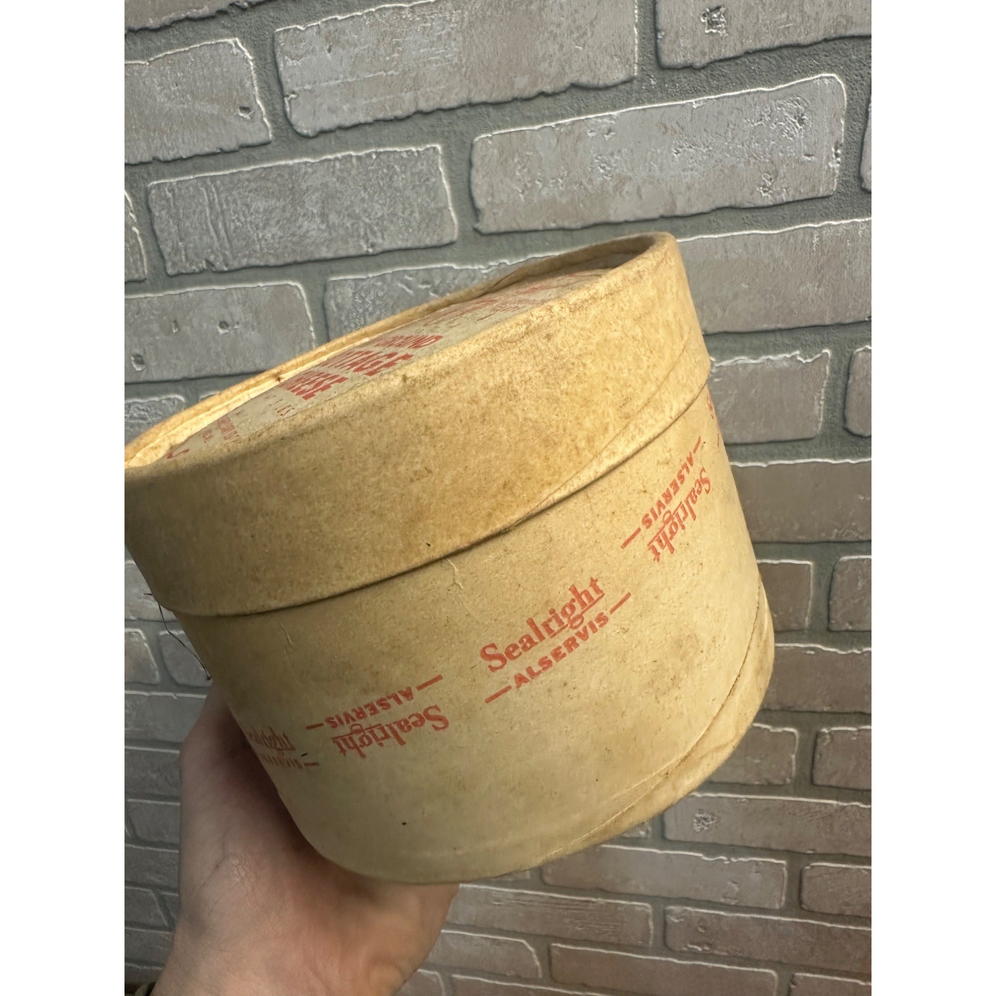 Vintage 1950s Golden Guernsey Dairy Cottage Cheese Cardboard Carton Milwaukee WI
