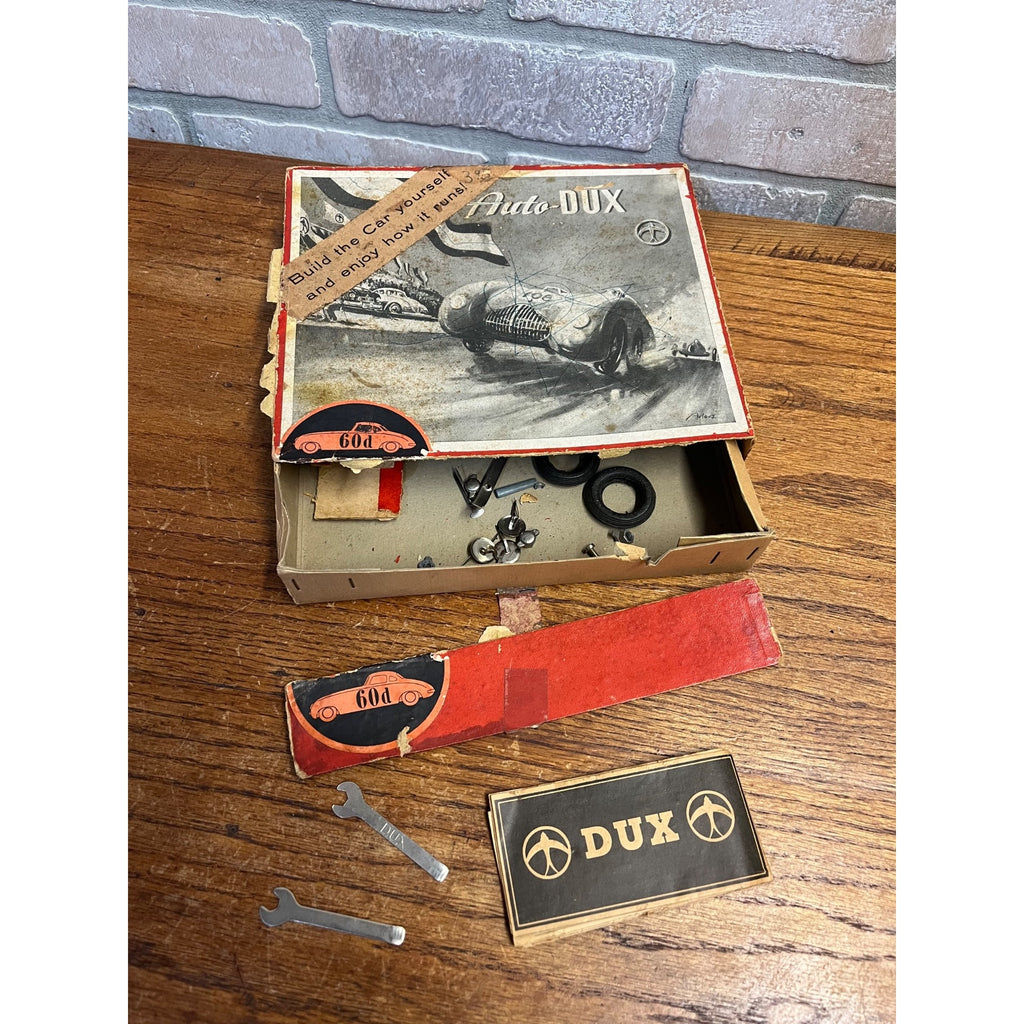 RARE Vintage 1940s AUTO DUX 60D Model Assembly German Box Parts - As-Is