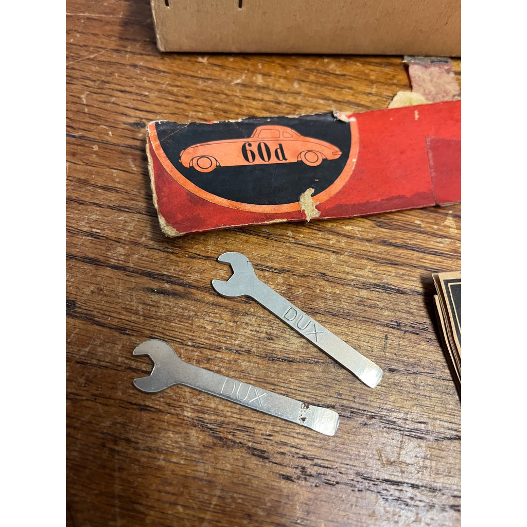 RARE Vintage 1940s AUTO DUX 60D Model Assembly German Box Parts - As-Is