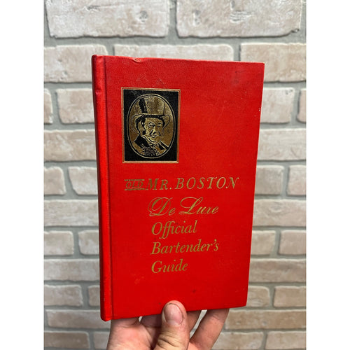Vintage 1963 Old Mr.Boston De Luxe Official Bartender's Guide Hardcover Book