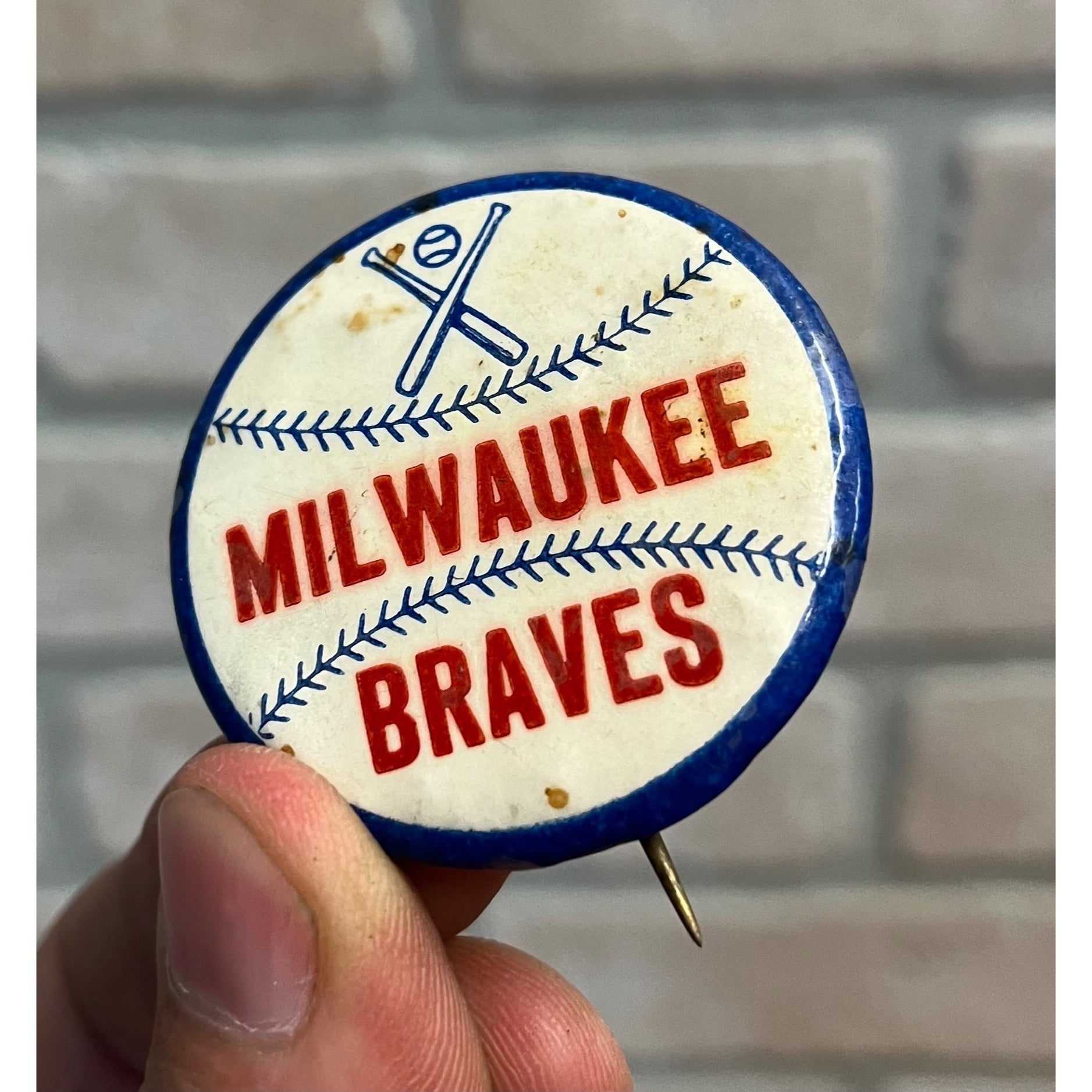 Vintage 1950s Milwaukee Braves MLB Baseball Pin Pinback Button 1.75"